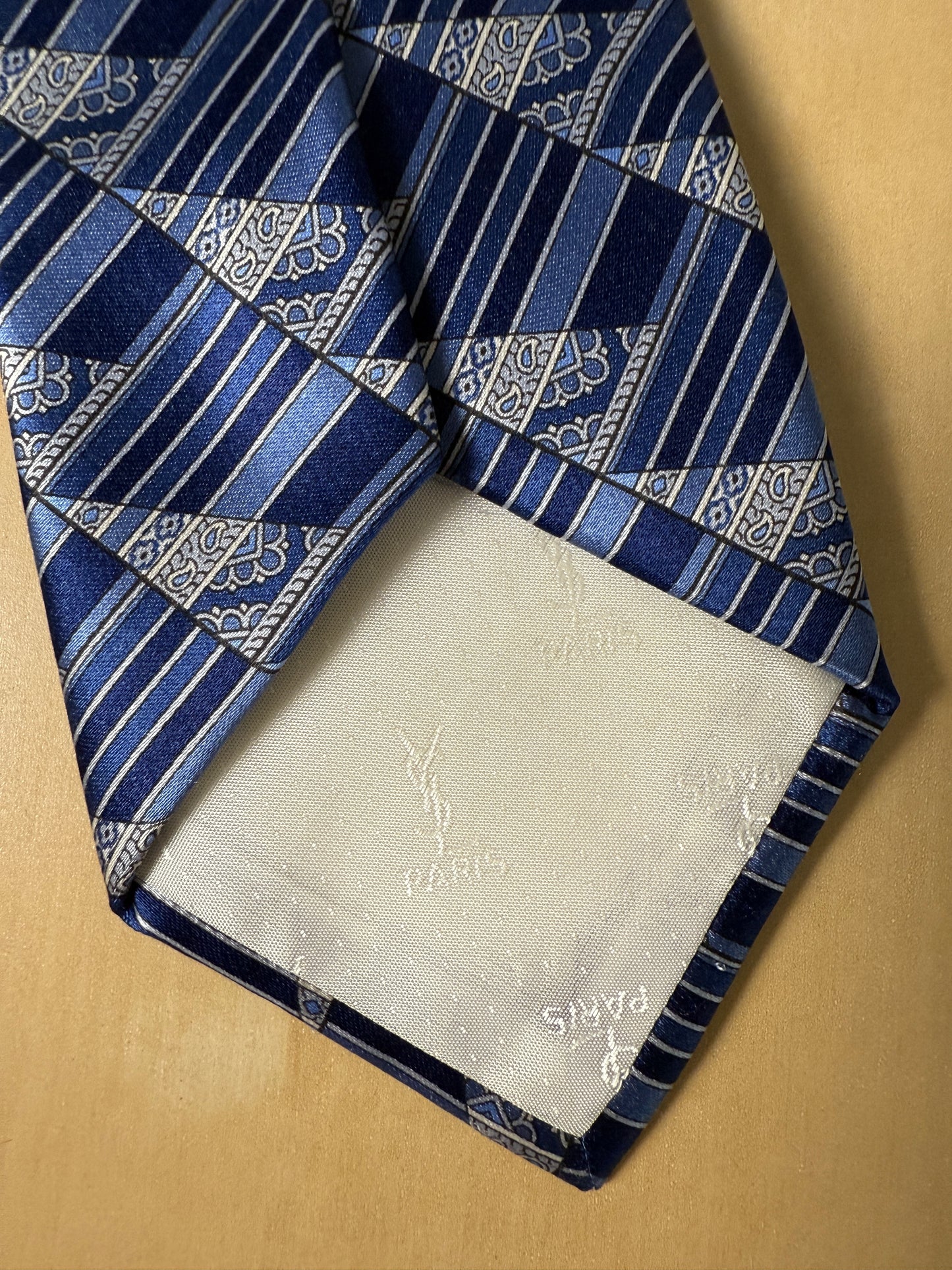 Cravatta Yves Saint Laurent fantasia geometrica blu