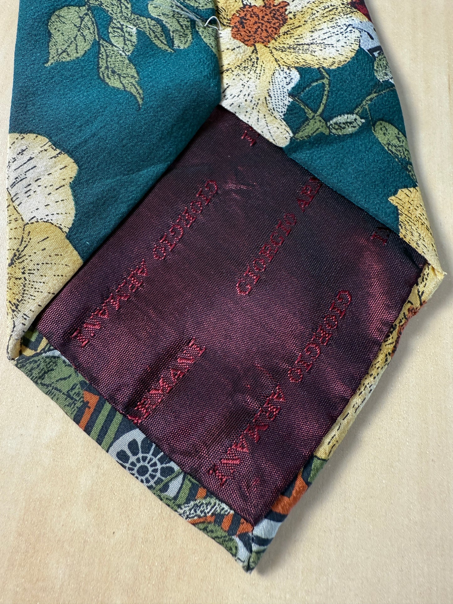 Cravatta Armani in crêpe di seta floreale