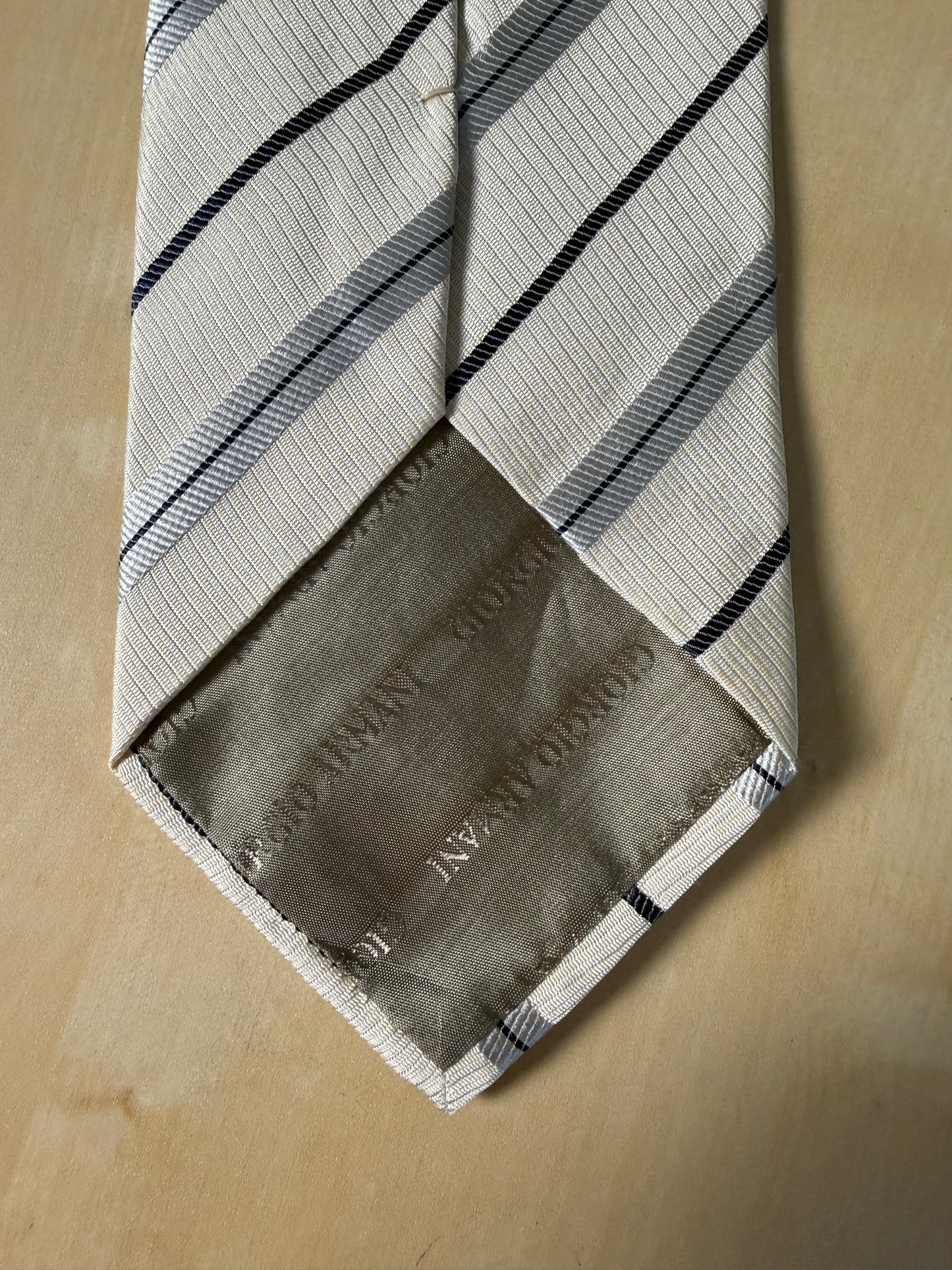 Cravatta Armani regimental avorio