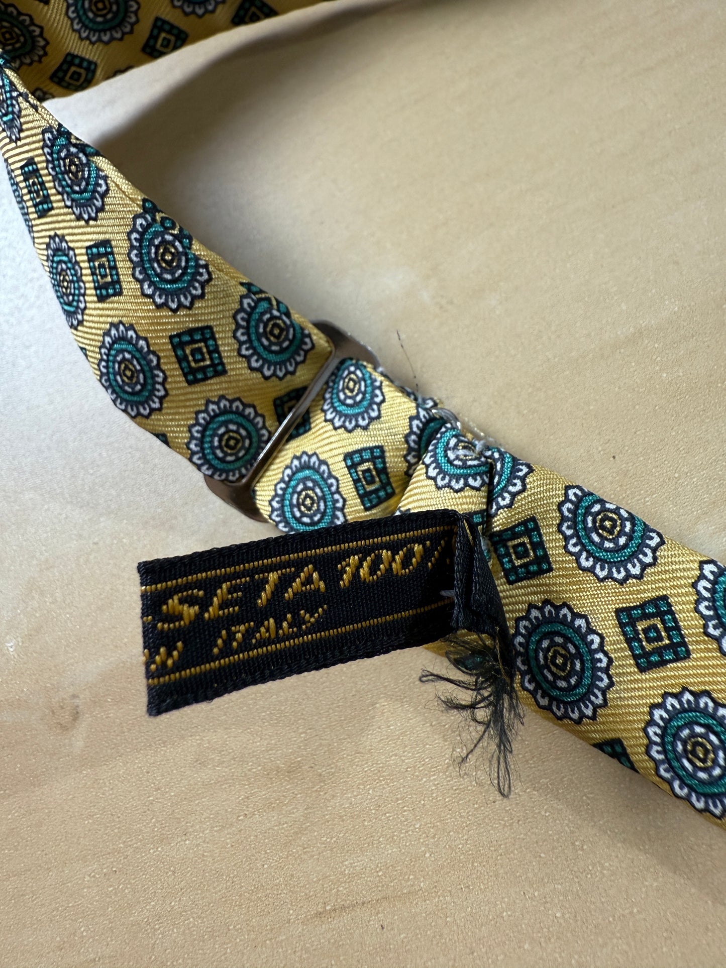 Papillon giallo micro fantasia verde e blu - collo >42