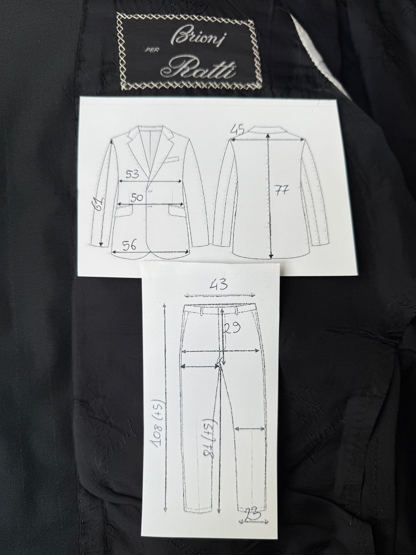 Completo Brioni estivo in seta e lana nero gessato - tg. 48