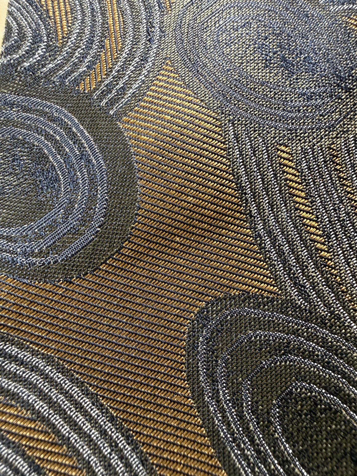 Cravatta Versace vintage jacquard astratto