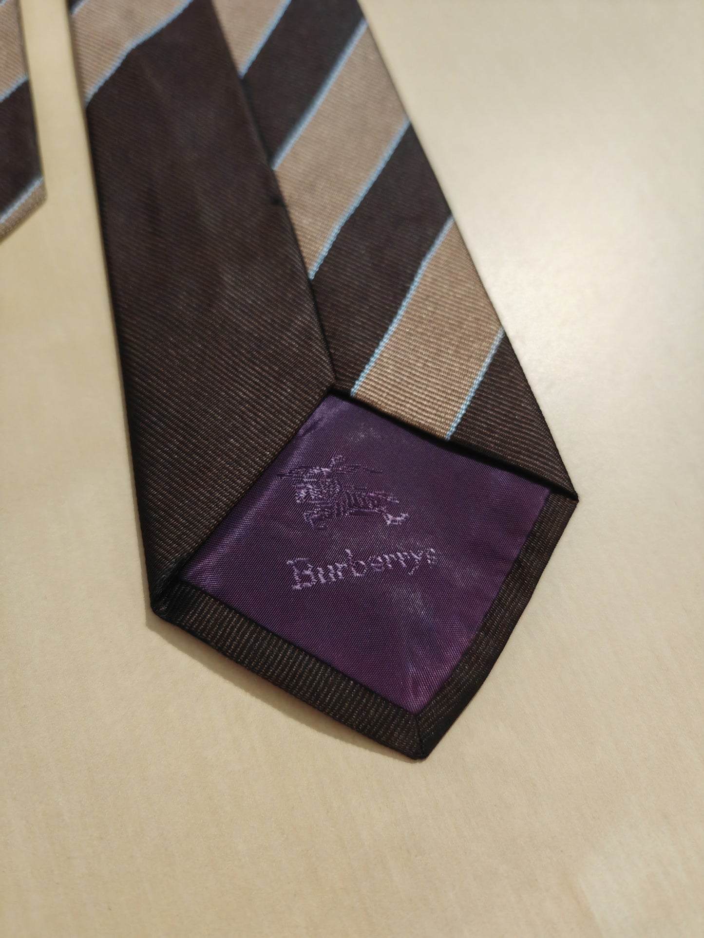Cravatta Burberrys regimental marrone e nocciola