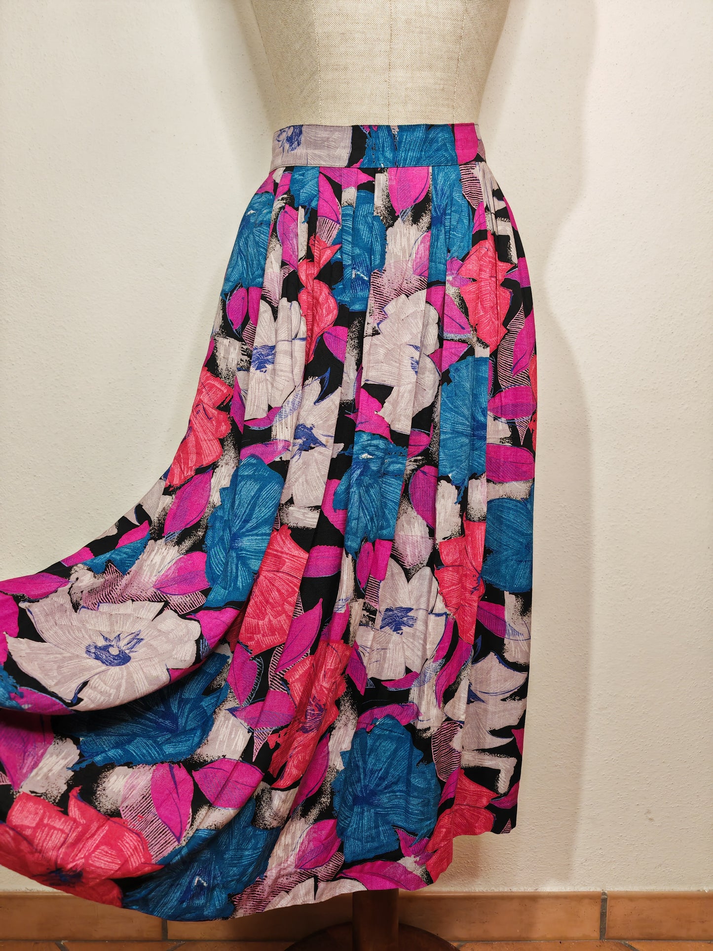 80s/90s pleated rayon skirt, made in USA - size S