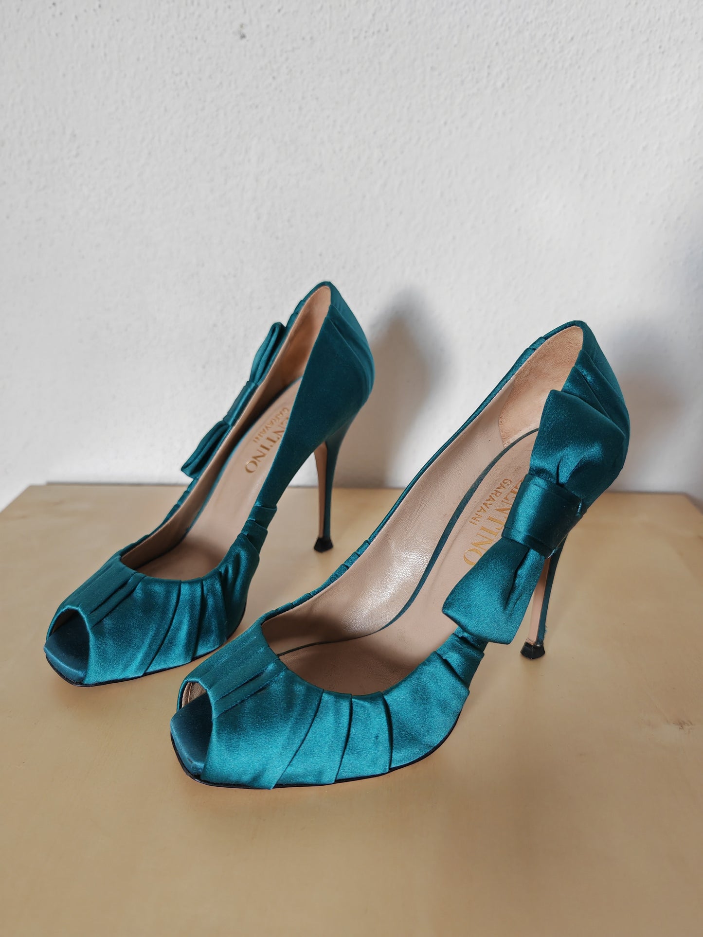 Valentino Garavani heels, satin and leather - 37,5