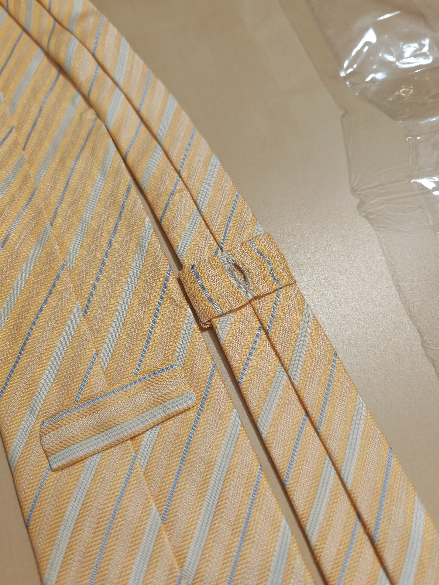 Cravatta Brioni in seta e lino a righe (nuova)