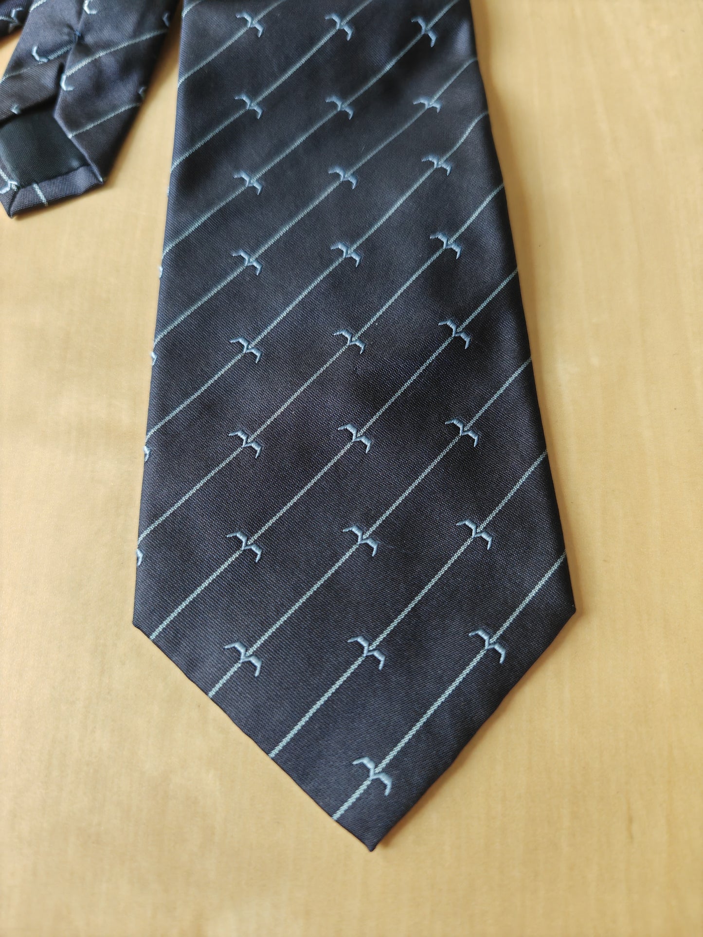 Cravatta in seta blu righe diagonali