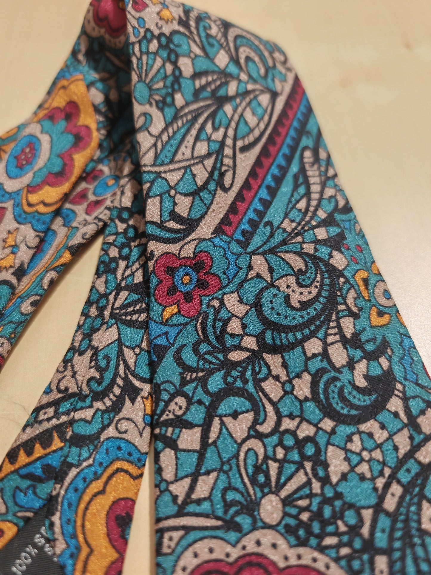 Cravatta Missoni seta jacquard fantasia astratta