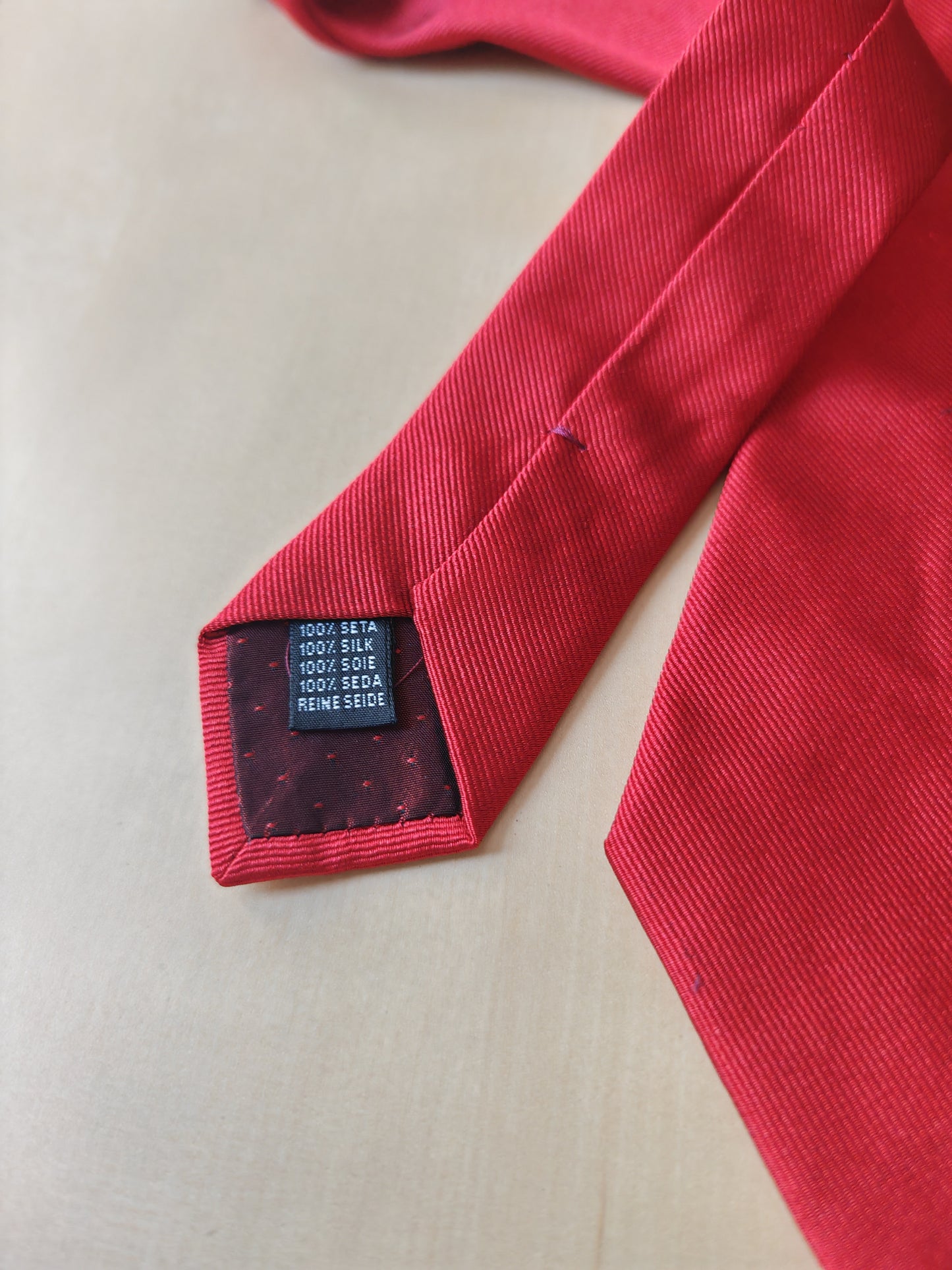 Cravatta Ferrari cavallino rampante e firma