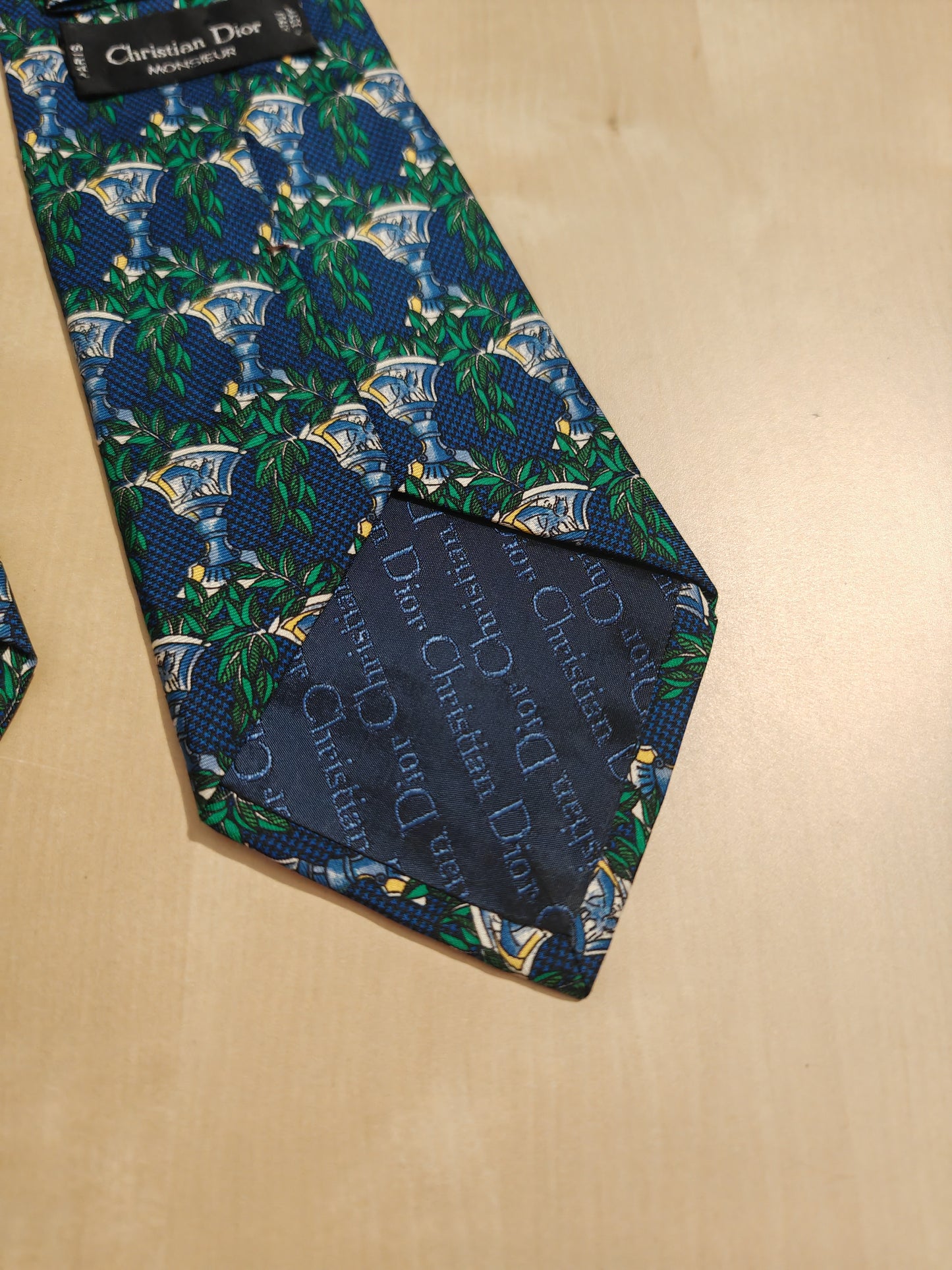 Cravatta Dior con fantasia vegetale
