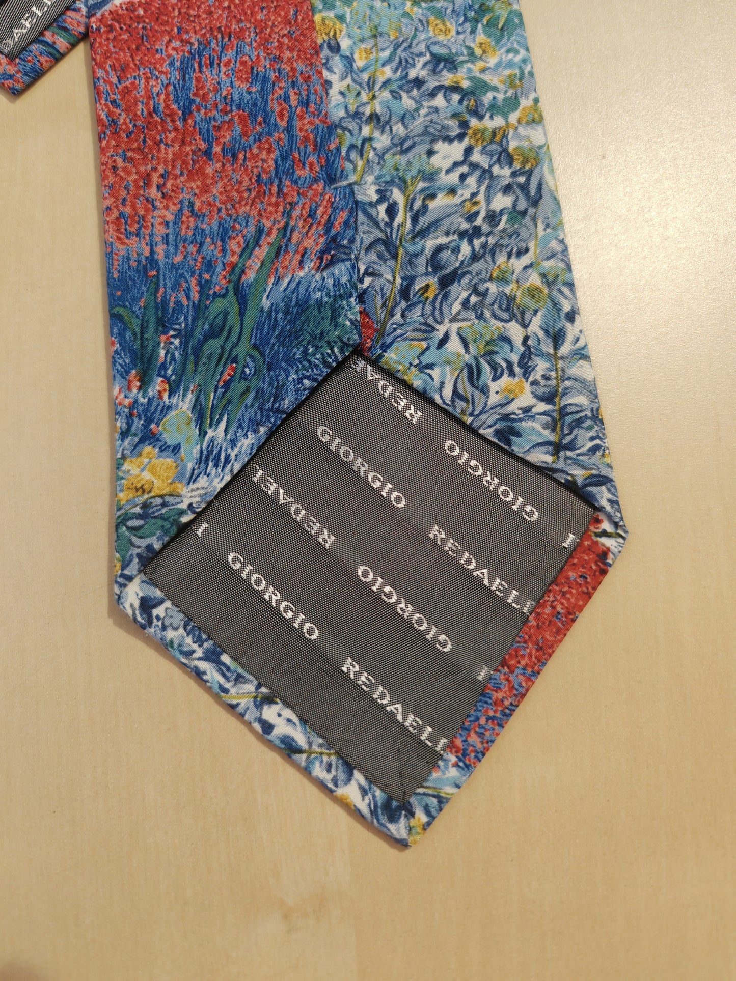 Cravatta floreale pittorica