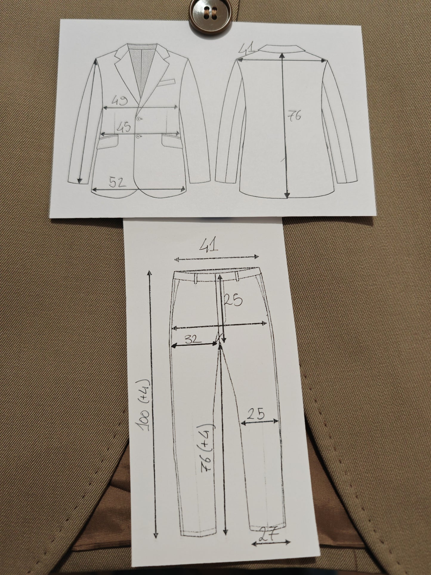 Completo anni '70 svasato in twill di lana color cachi - tg. 44