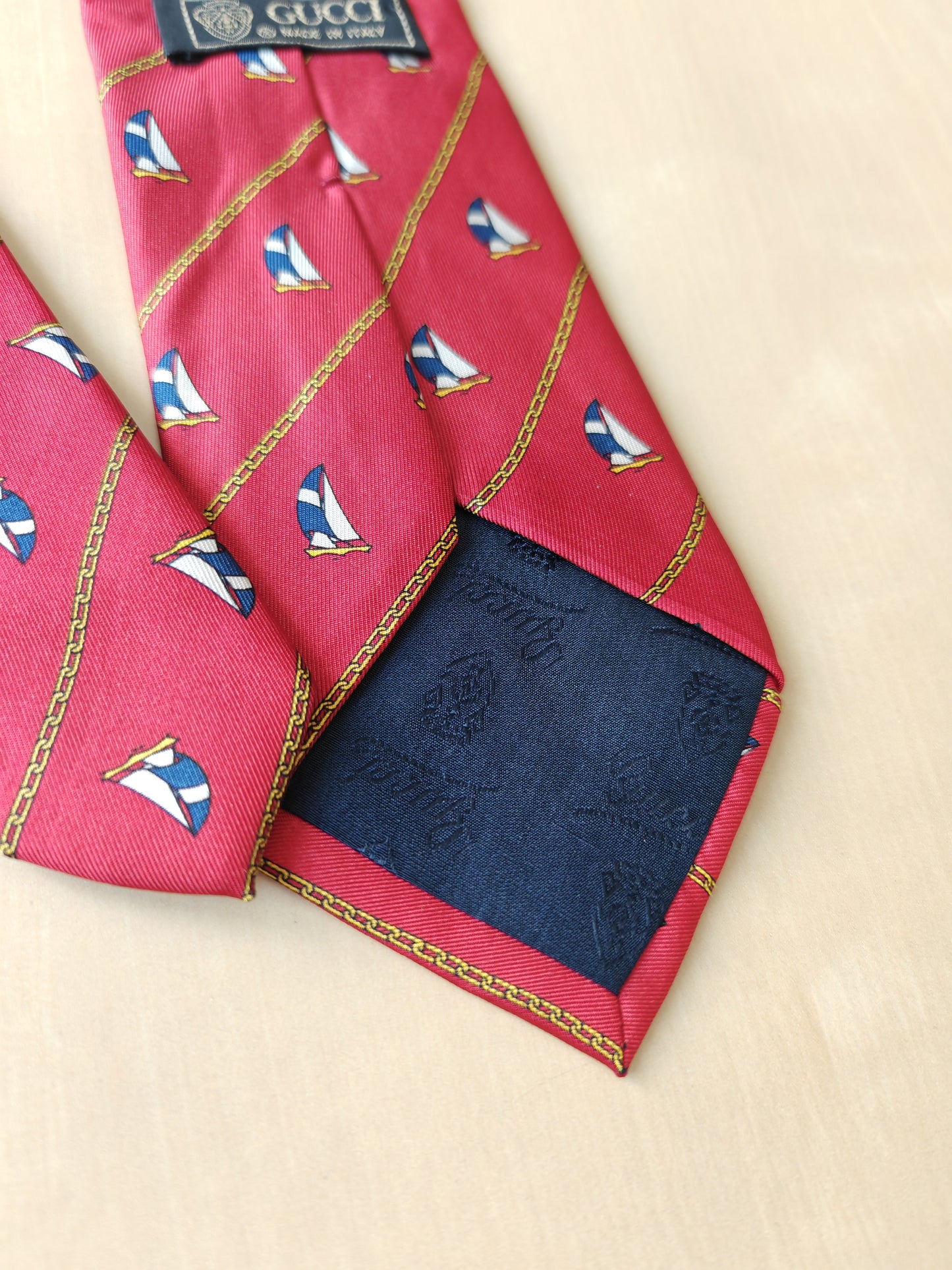 Cravatta Gucci anni '80 fantasia barche a vela