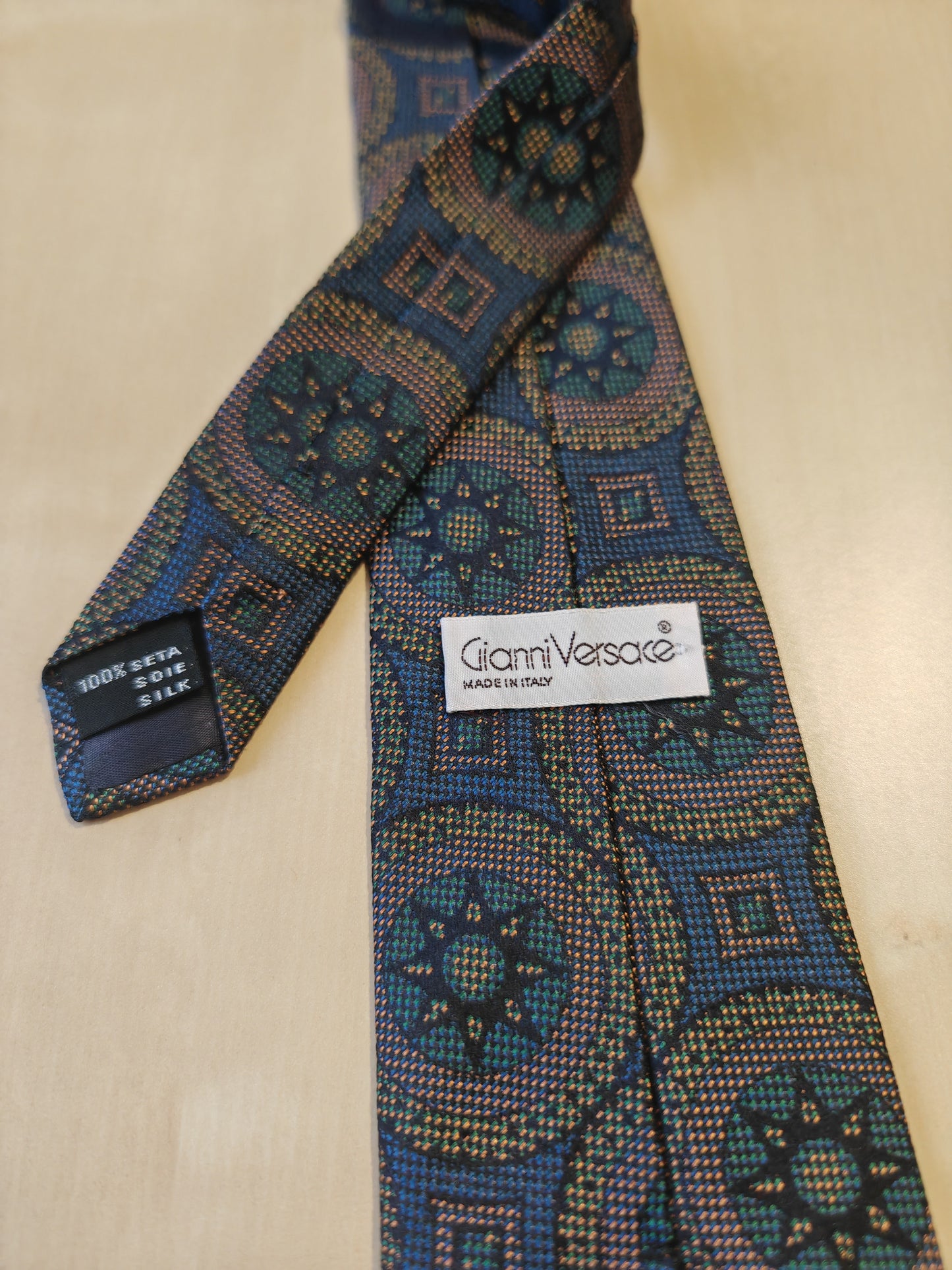 Cravatta Versace vintage fantasia geometrica