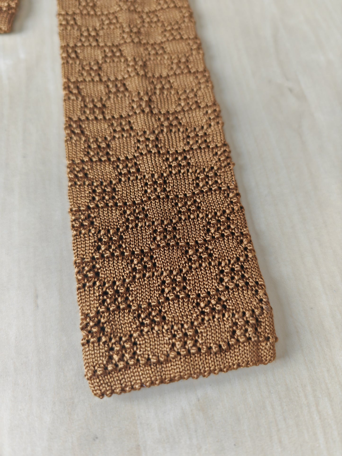 Cravatta in maglia di seta color bronzo