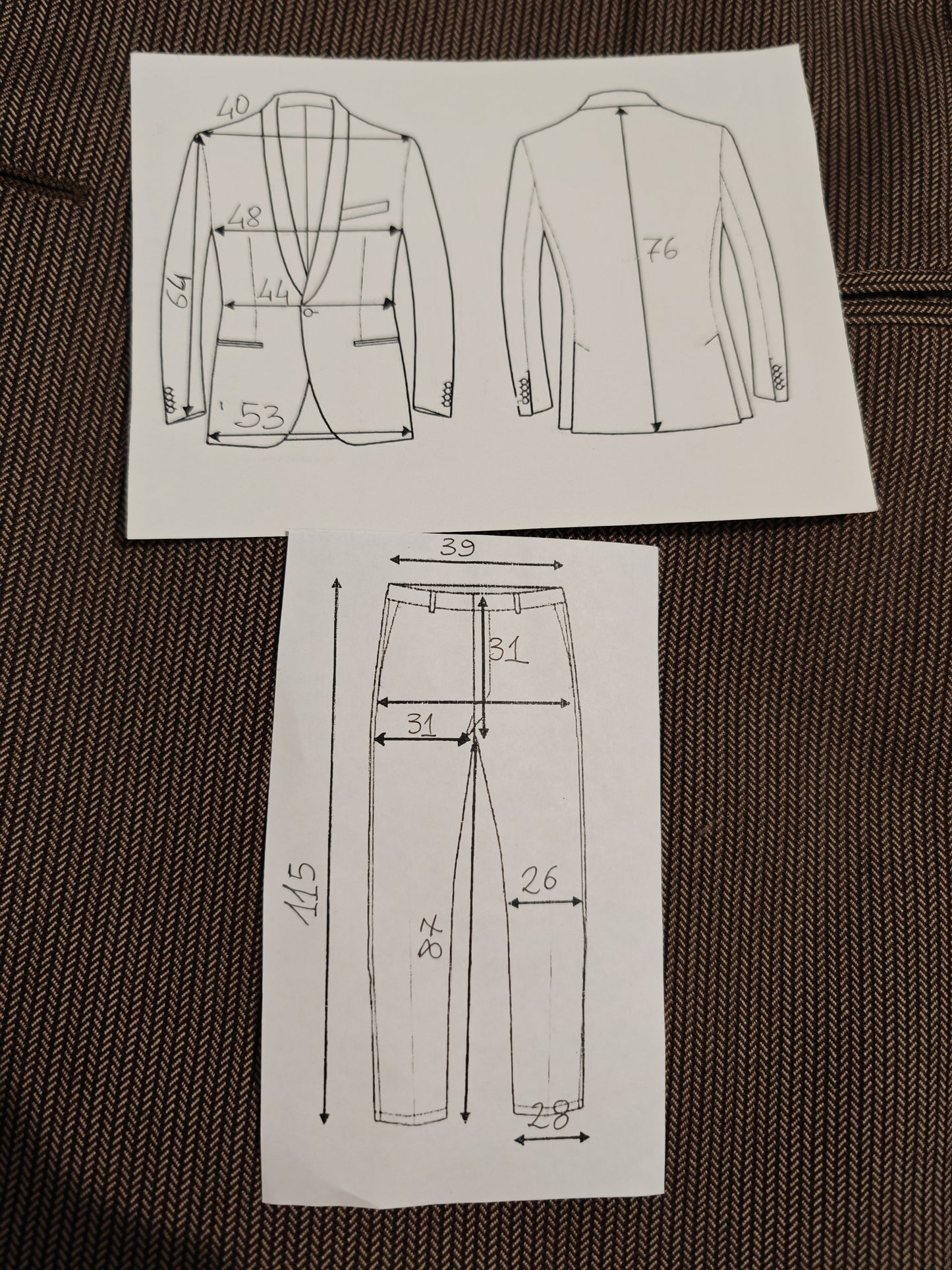 Completo 3 pezzi svasato anni '70 marrone spigato - tg. 44