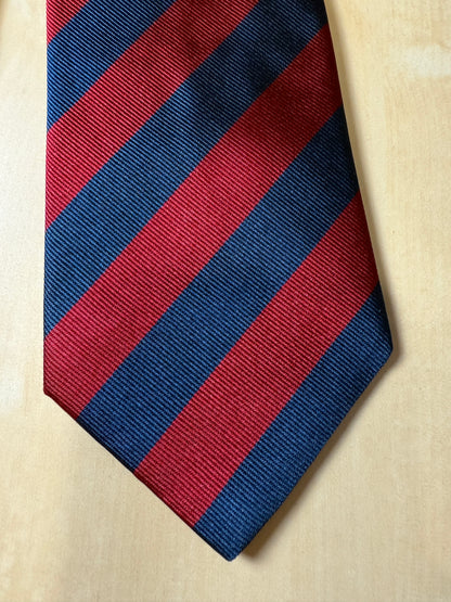 Cravatta regimental rossa e blu