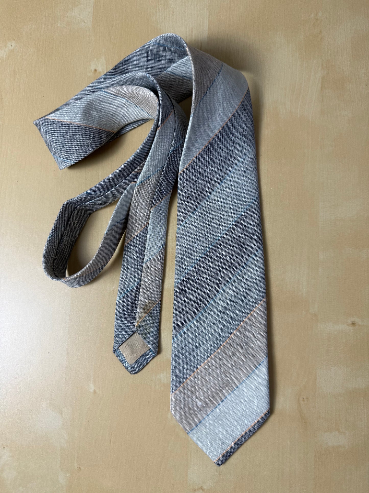 Cravatta vintage in lino grigio chiaro