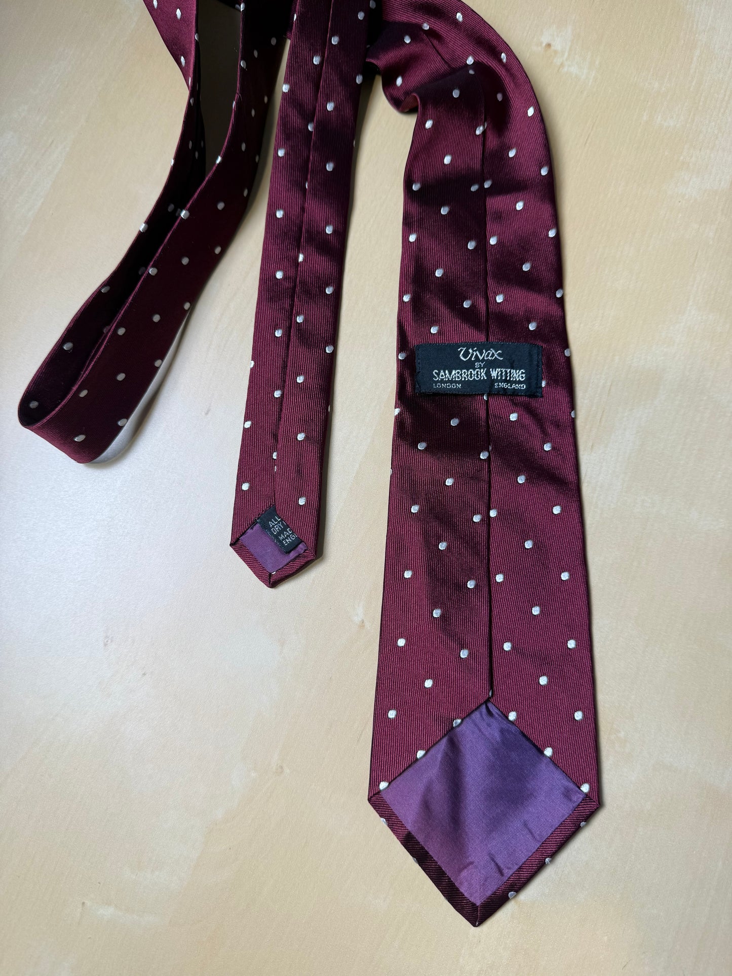 Cravatta inglese Vivax bordeaux a pois