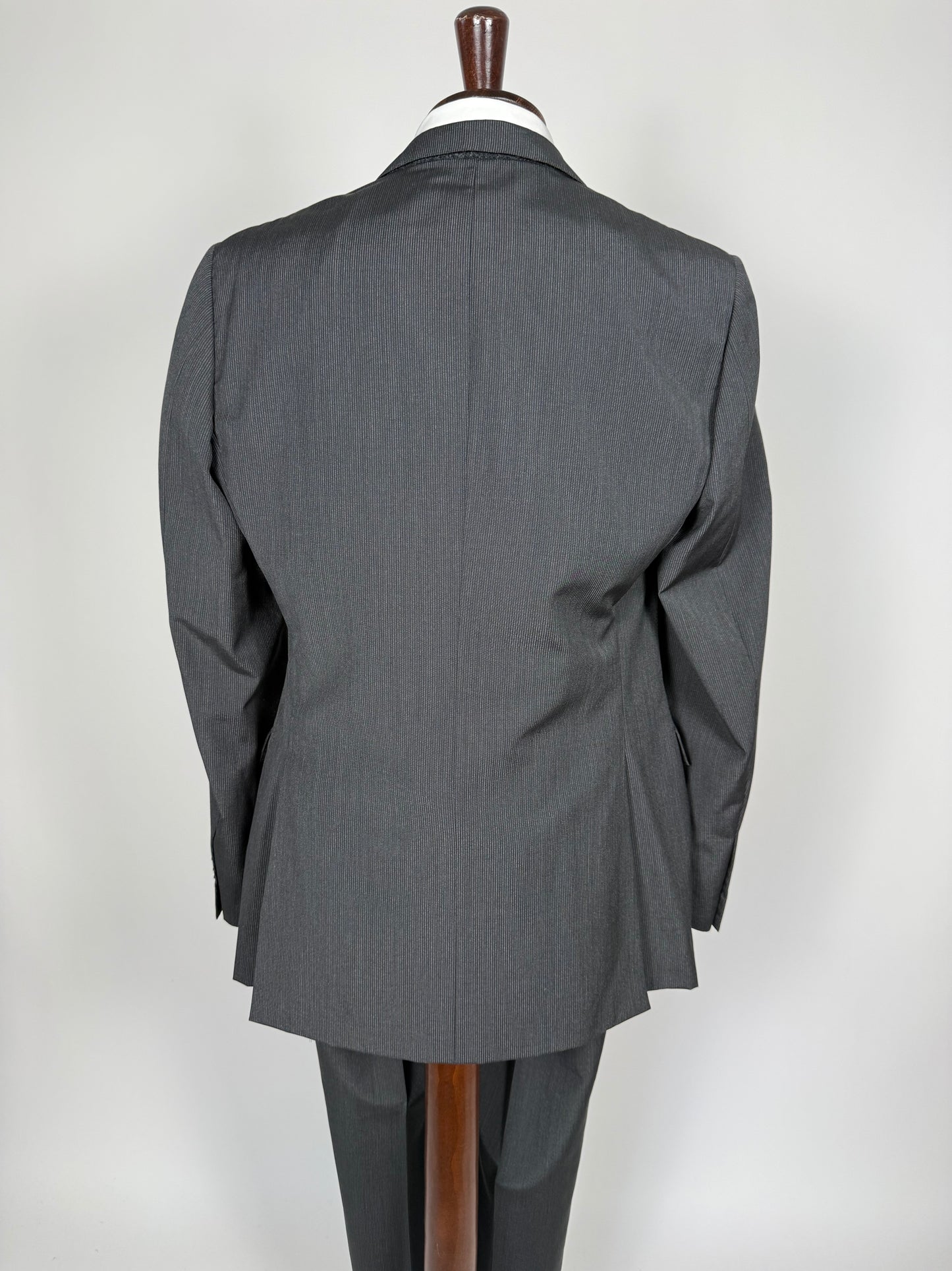 Completo Corneliani lana e seta antracite gessato - tg. 50/52