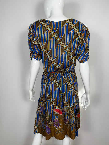 Abito indonesiano fantasia etnica