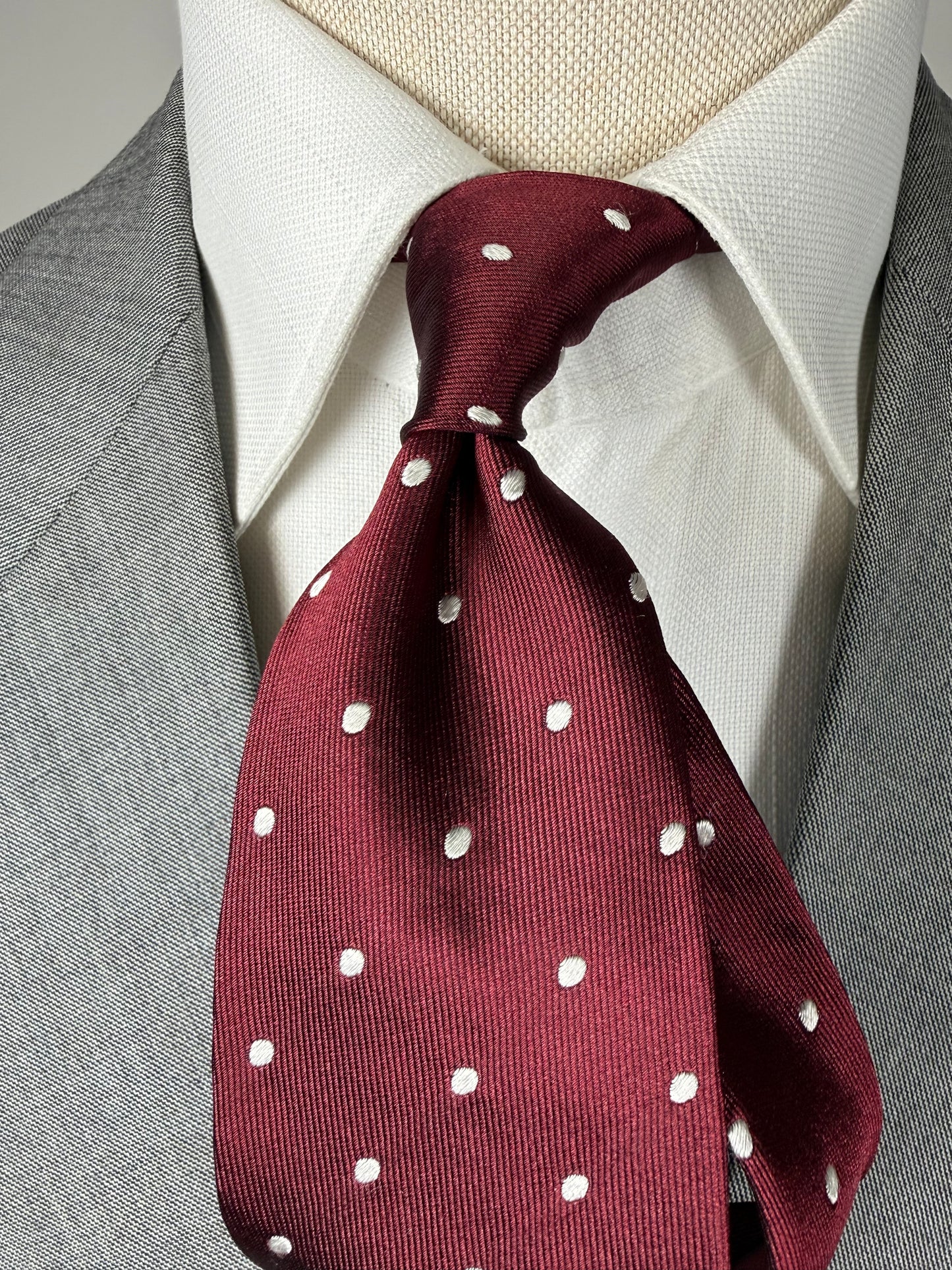 Cravatta inglese Vivax bordeaux a pois