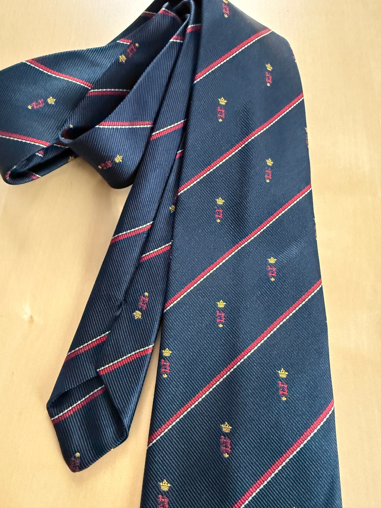 Cravatta regimental navy con stemmi