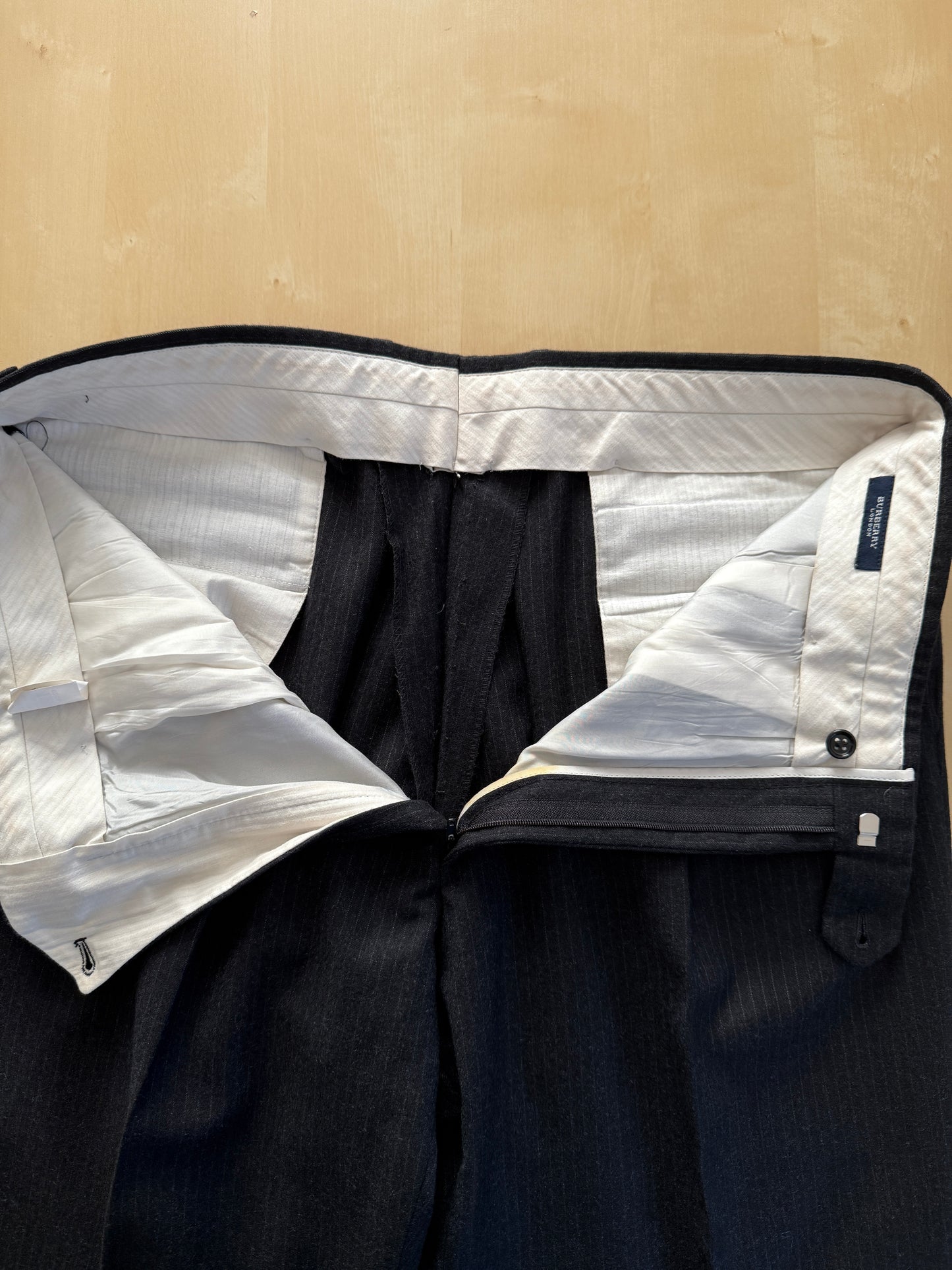 Completo Burberry flanella grigio antracite gessato - tg. 50