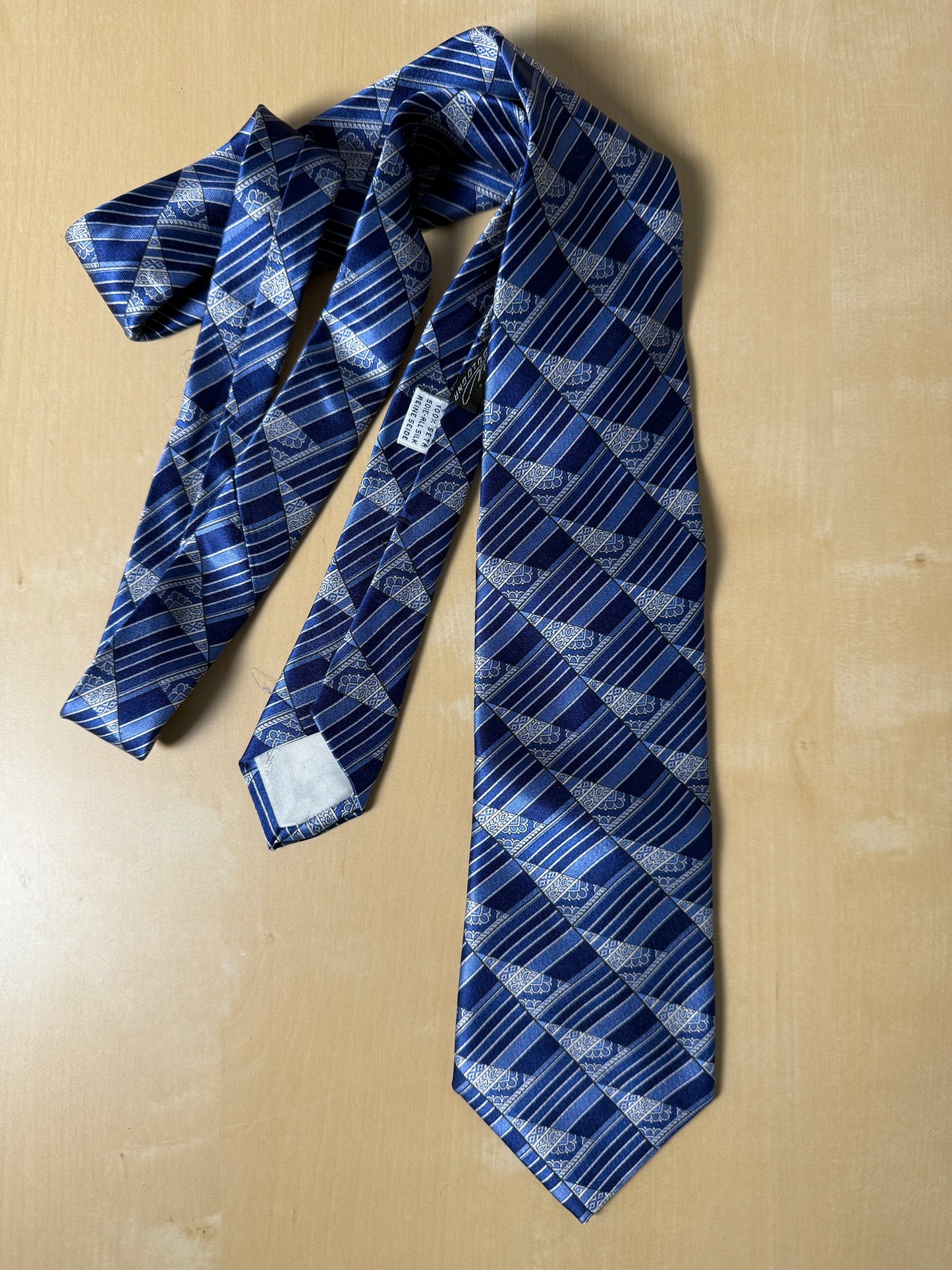 Cravatta Yves Saint Laurent fantasia geometrica blu