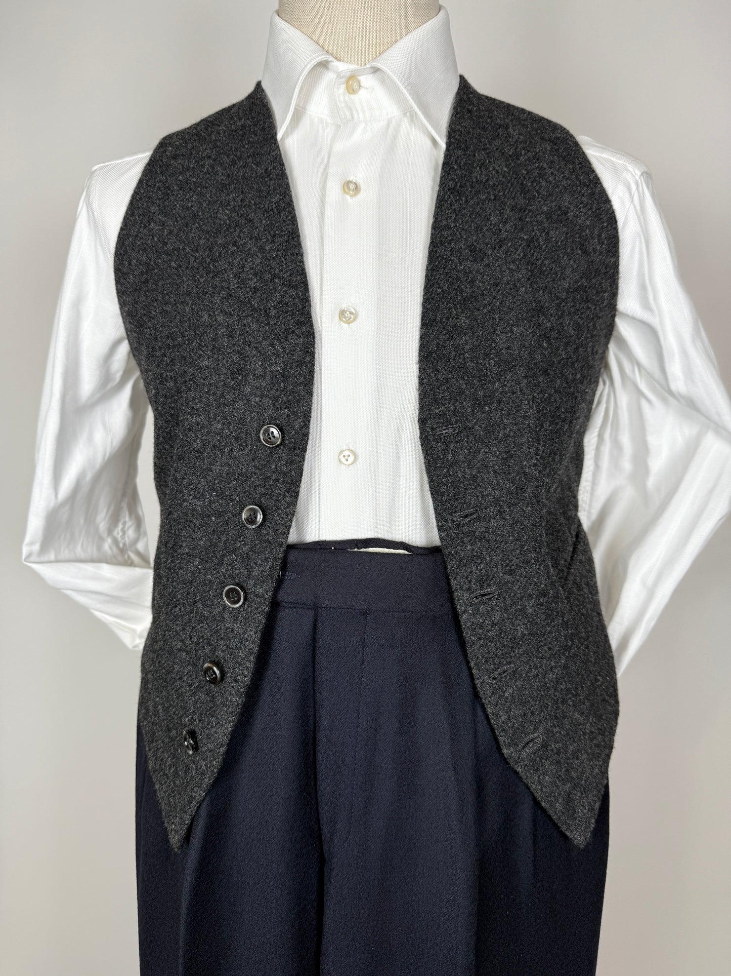 Panciotto sartoriale in tweed grigio antracite