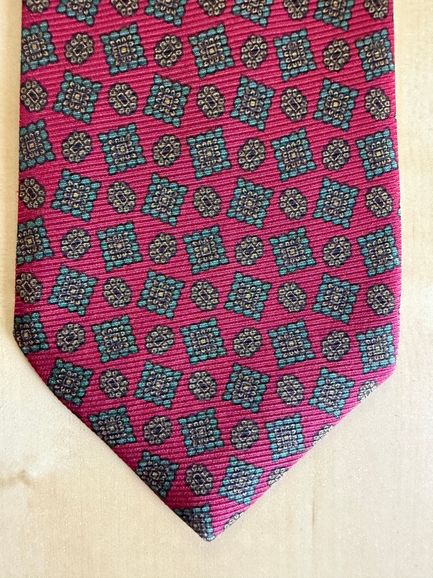 Cravatta Balenciaga in seta cannettata rosso fantasia