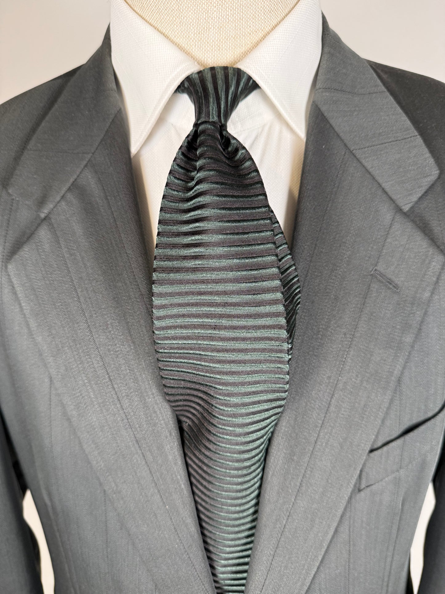 Cravatta Ermenegildo Zegna cannettata verde e nera