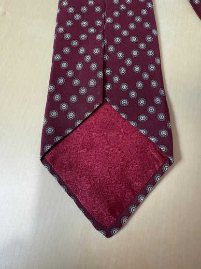 Cravatta Valentino bordeaux micro fantasia e loghi