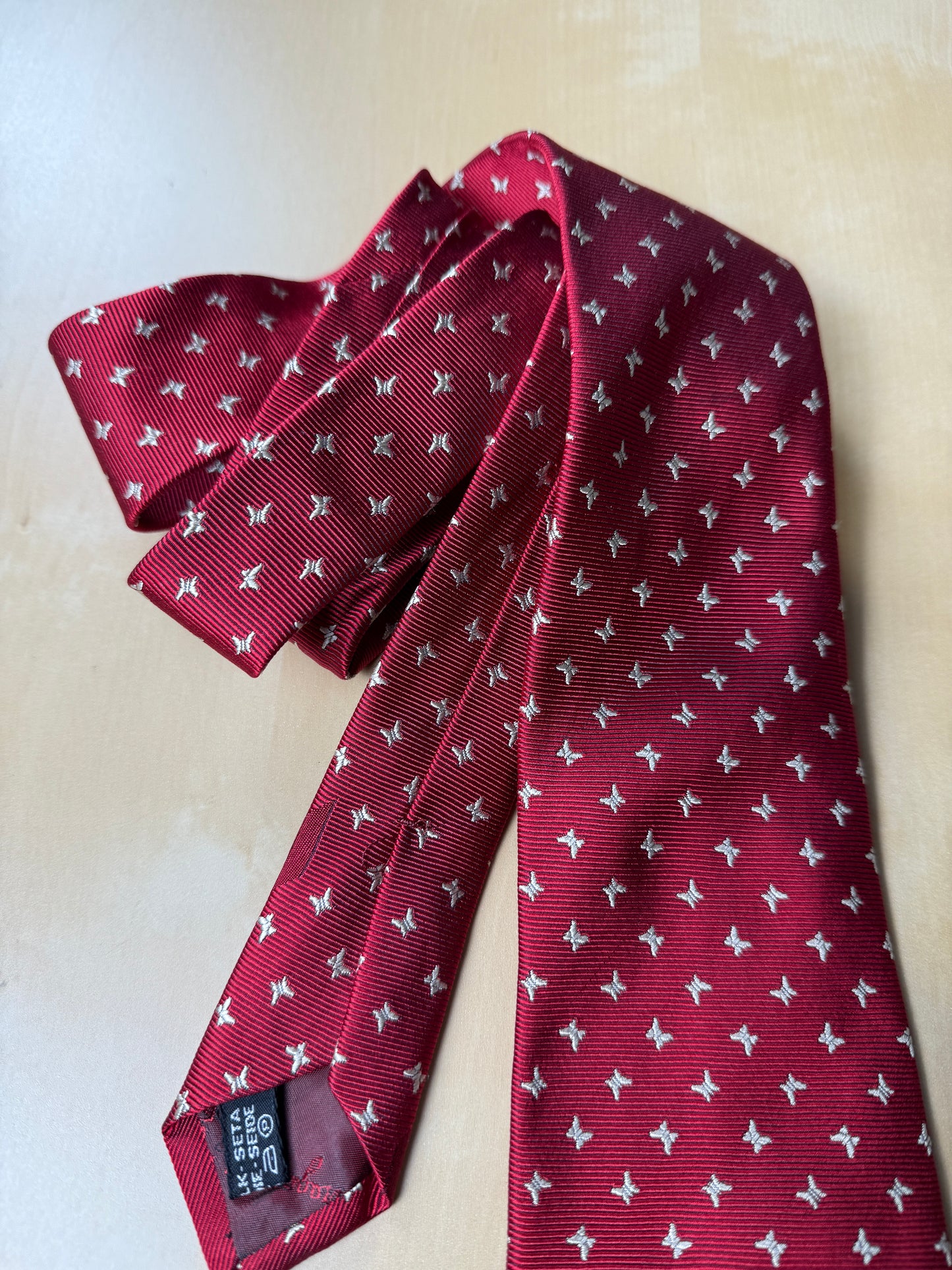 Cravatta Salvatore Ferragamo per Arma dei Carabinieri rossa micro fantasia