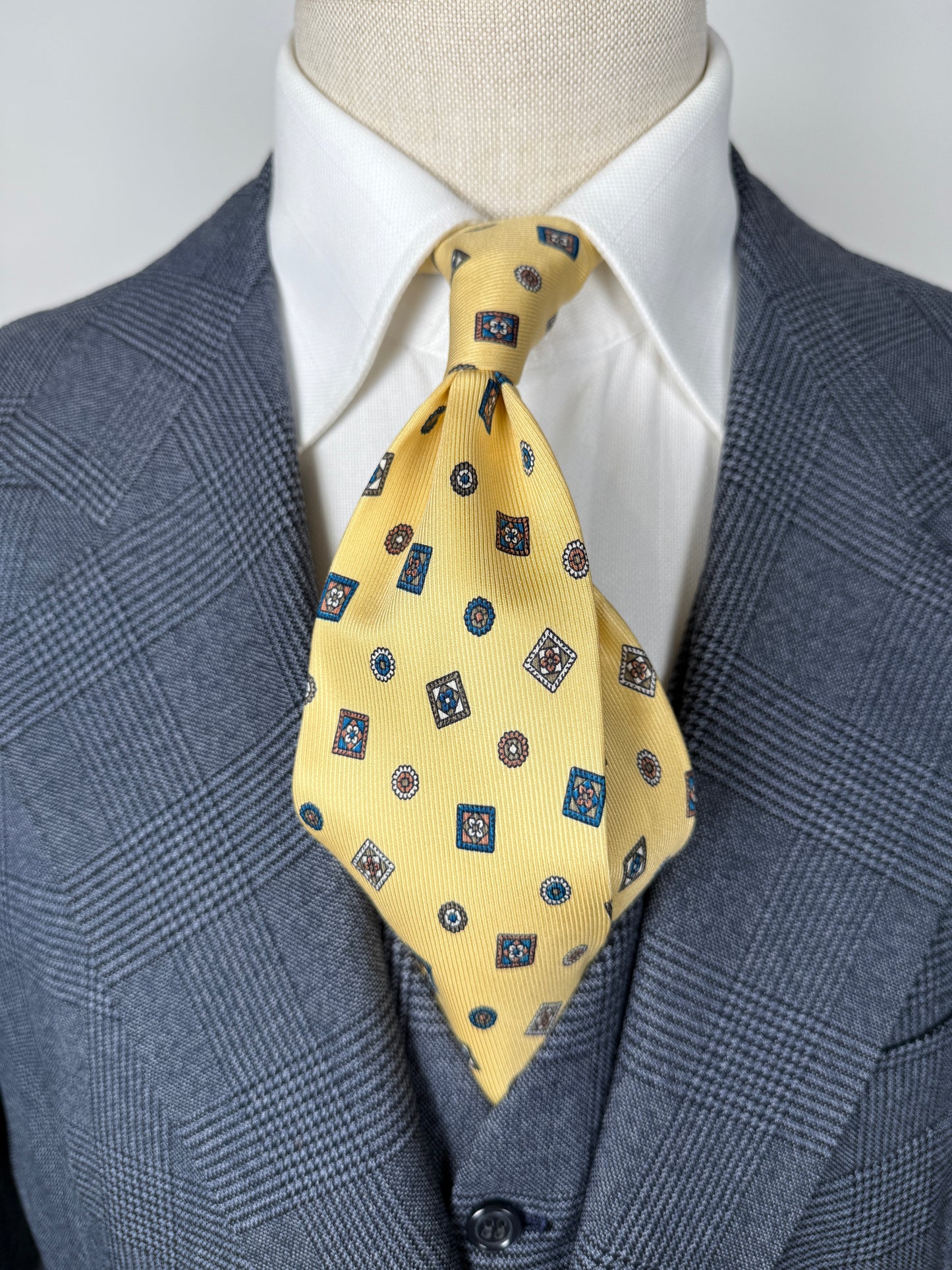 Cravatta micro fantasia giallo pastello