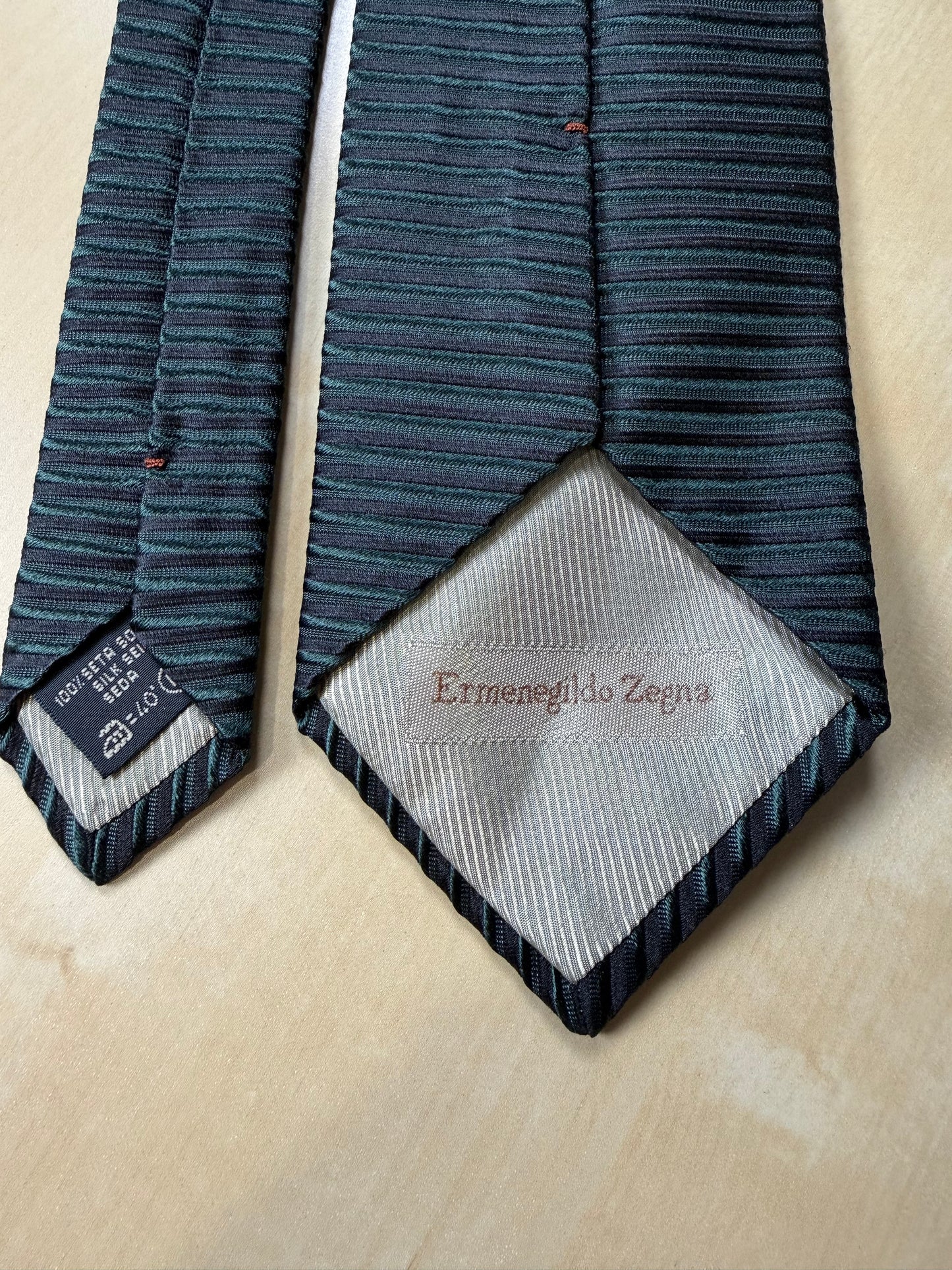 Cravatta Ermenegildo Zegna cannettata verde e nera