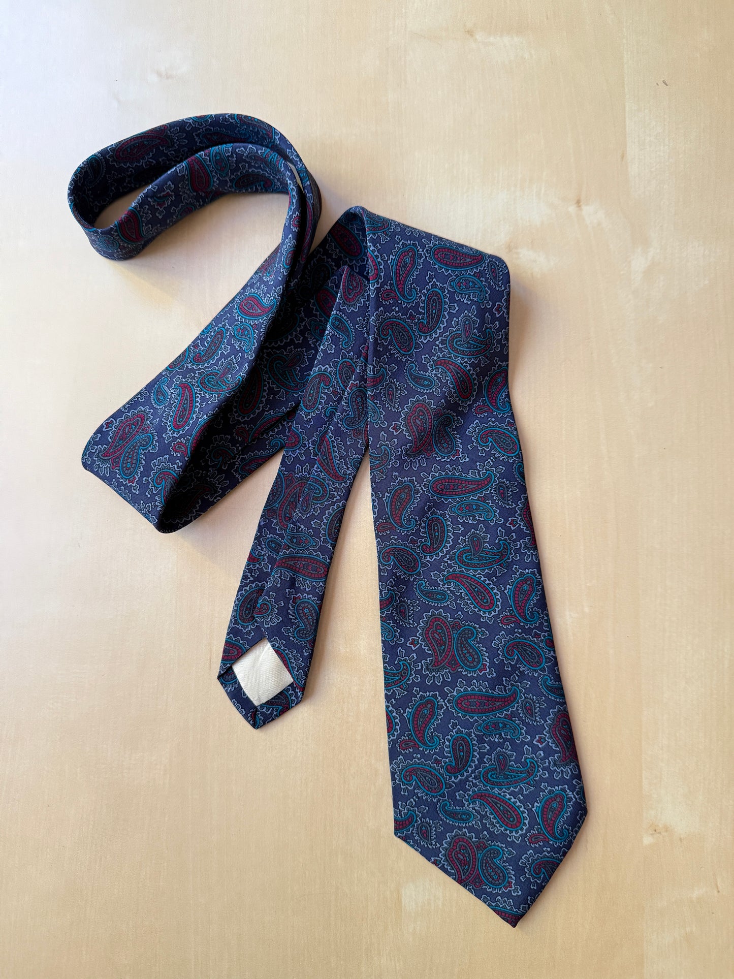 Cravatta in crêpe paisley blu