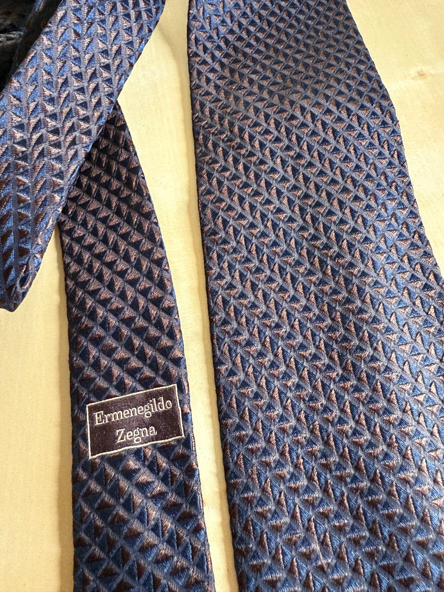 Cravatta Ermenegildo Zegna effetto rilievo