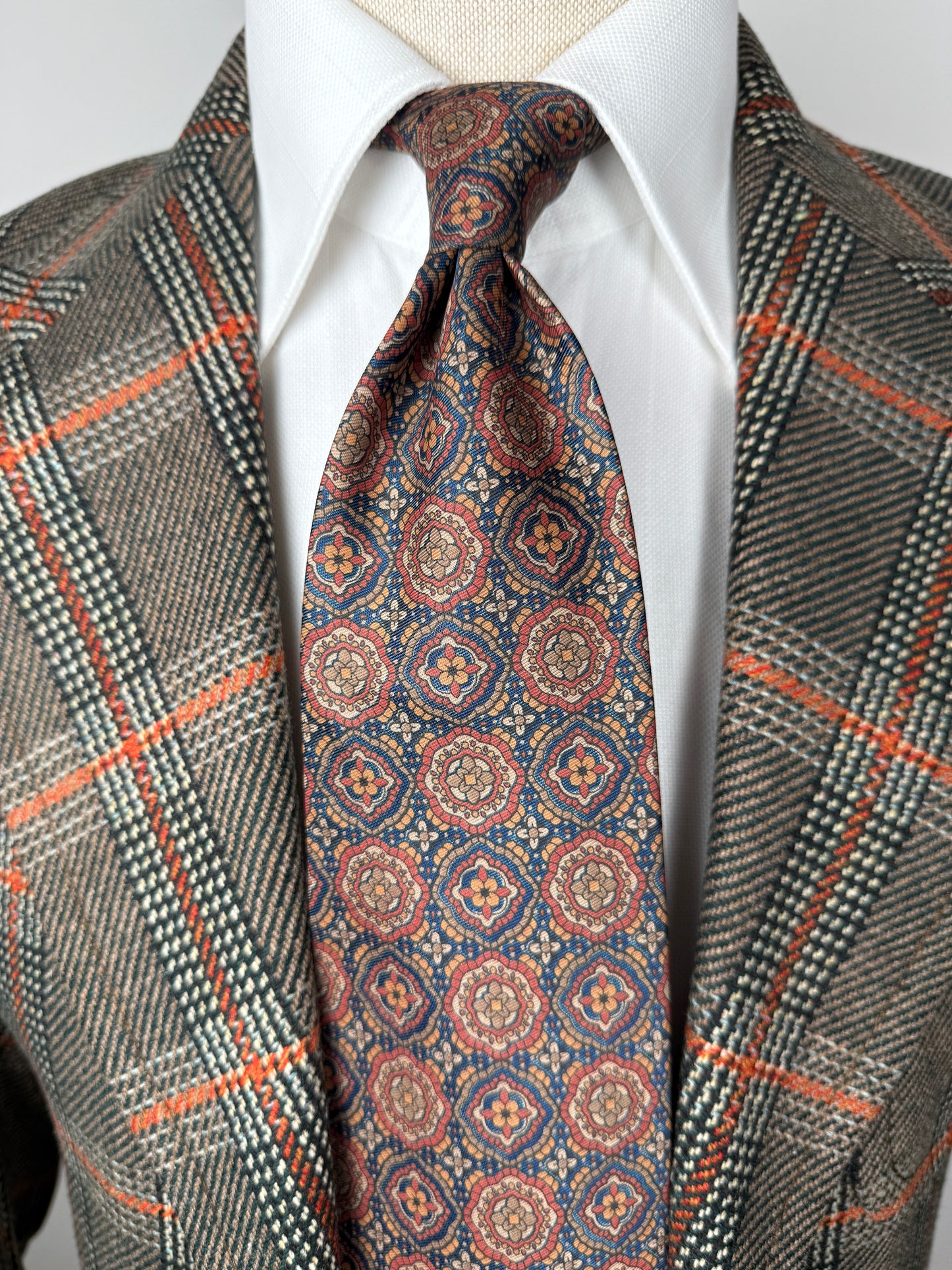 Cravatta fantasia medaglioni mandala marrone