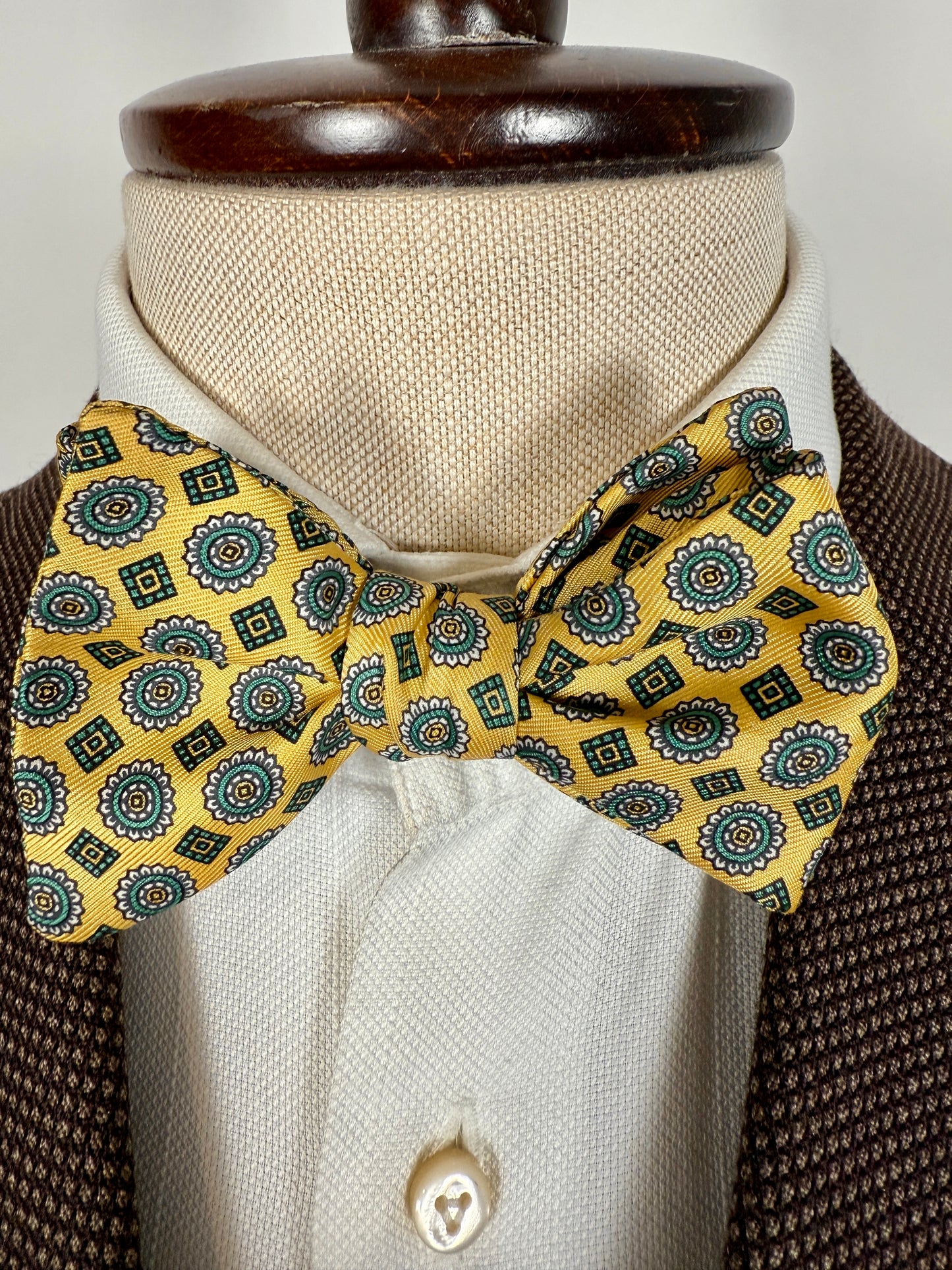 Papillon giallo micro fantasia verde e blu - collo >42