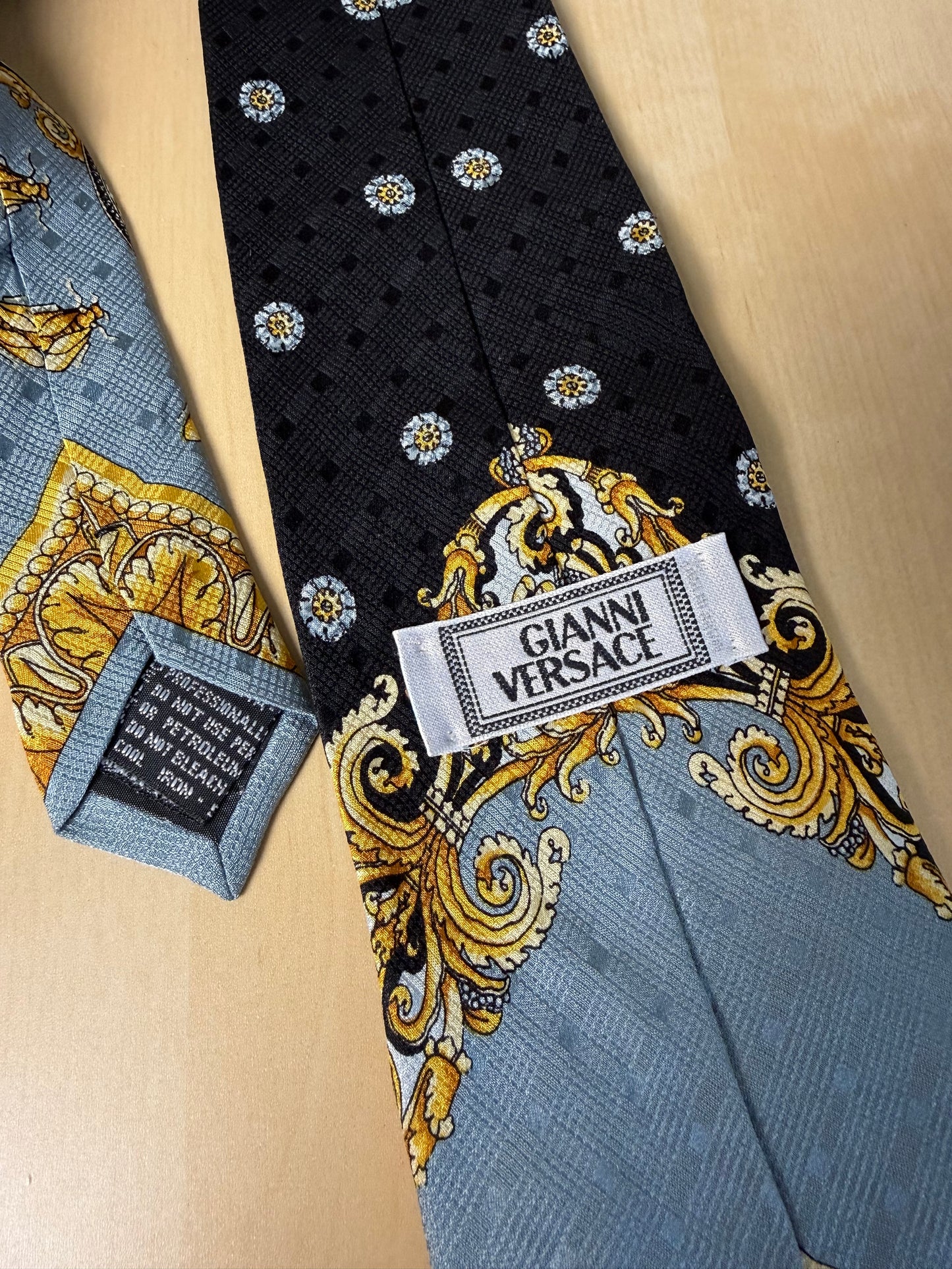 Cravatta Versace jacquard stampa barocca