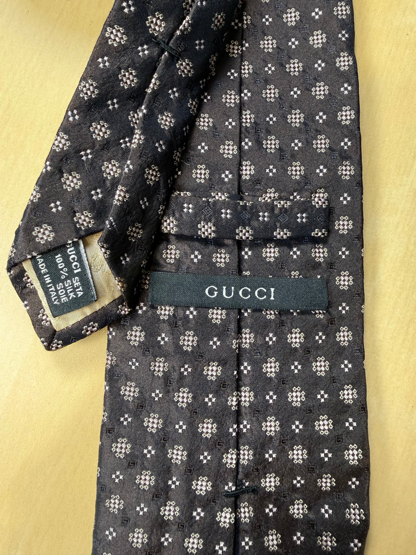 Cravatta Gucci grigio-bronzo micro fantasia