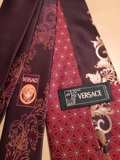 Cravatta Versace rossa motivo baroque