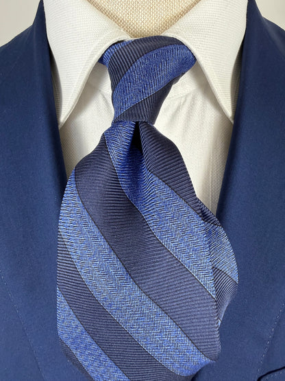 Cravatta Kiton 7 pieghe righe blu e navy