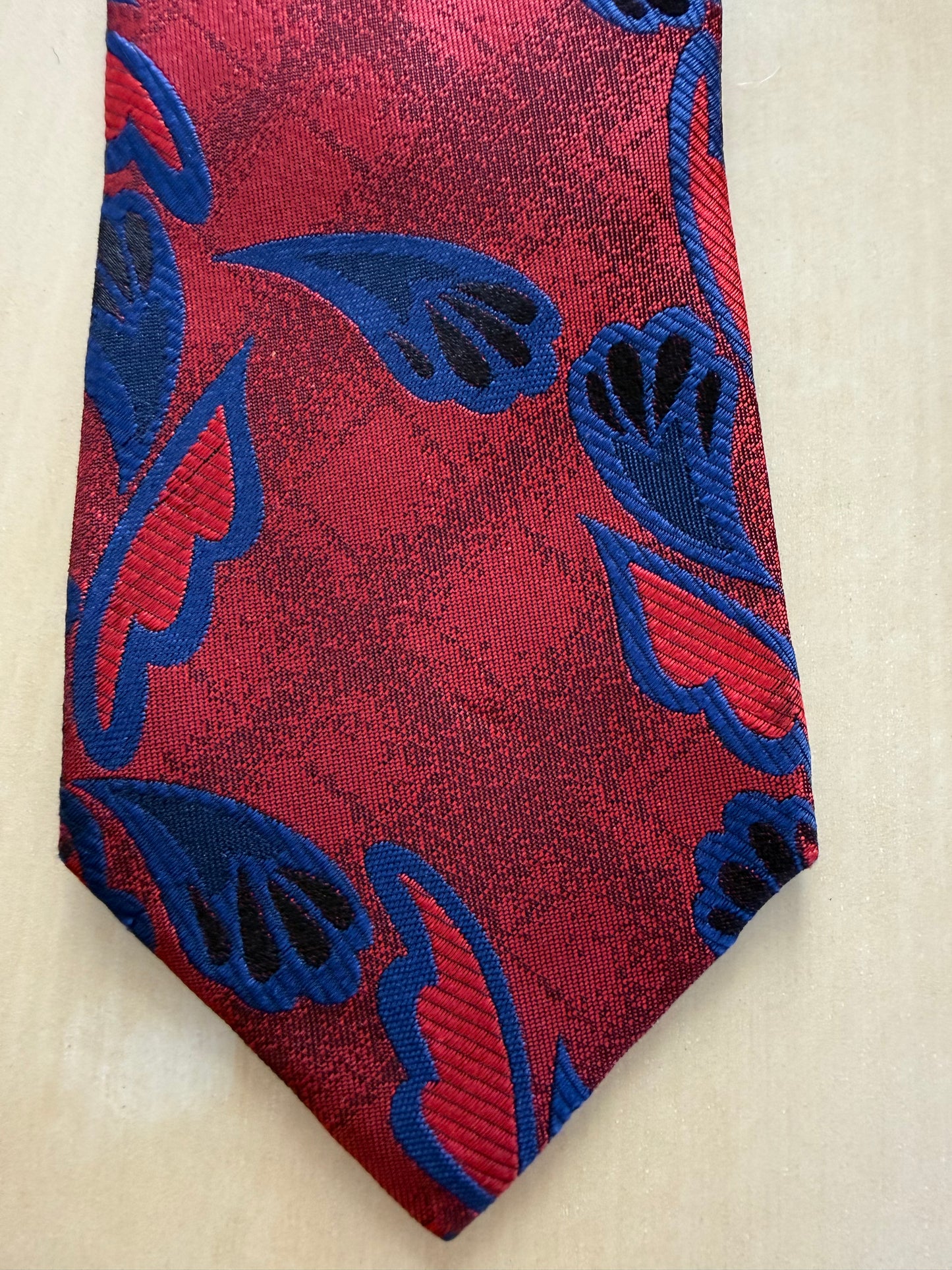 Cravatta Fendi jacquard rossa e blu