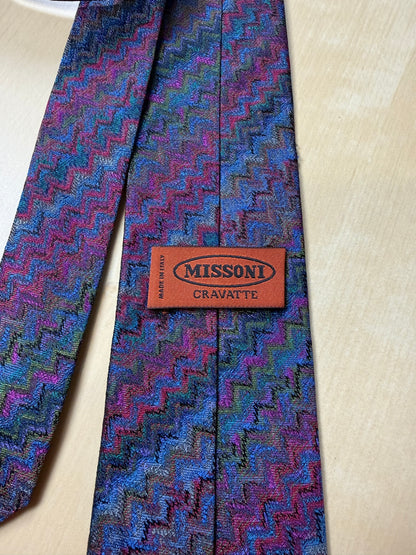 Cravatta Missoni zigzag multicolore viola e blu jacquard