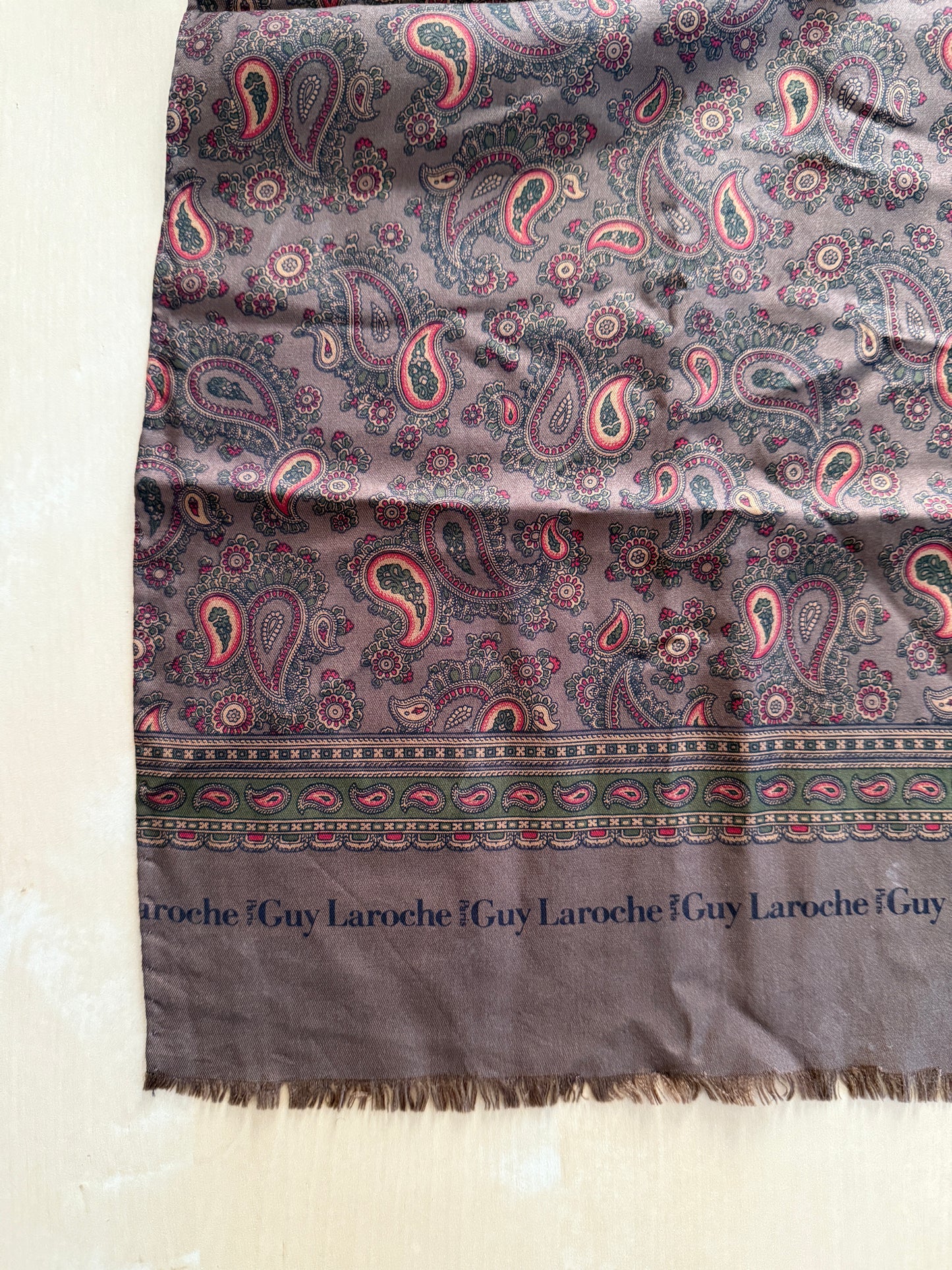 Sciarpa in seta Guy Laroche vintage paisley