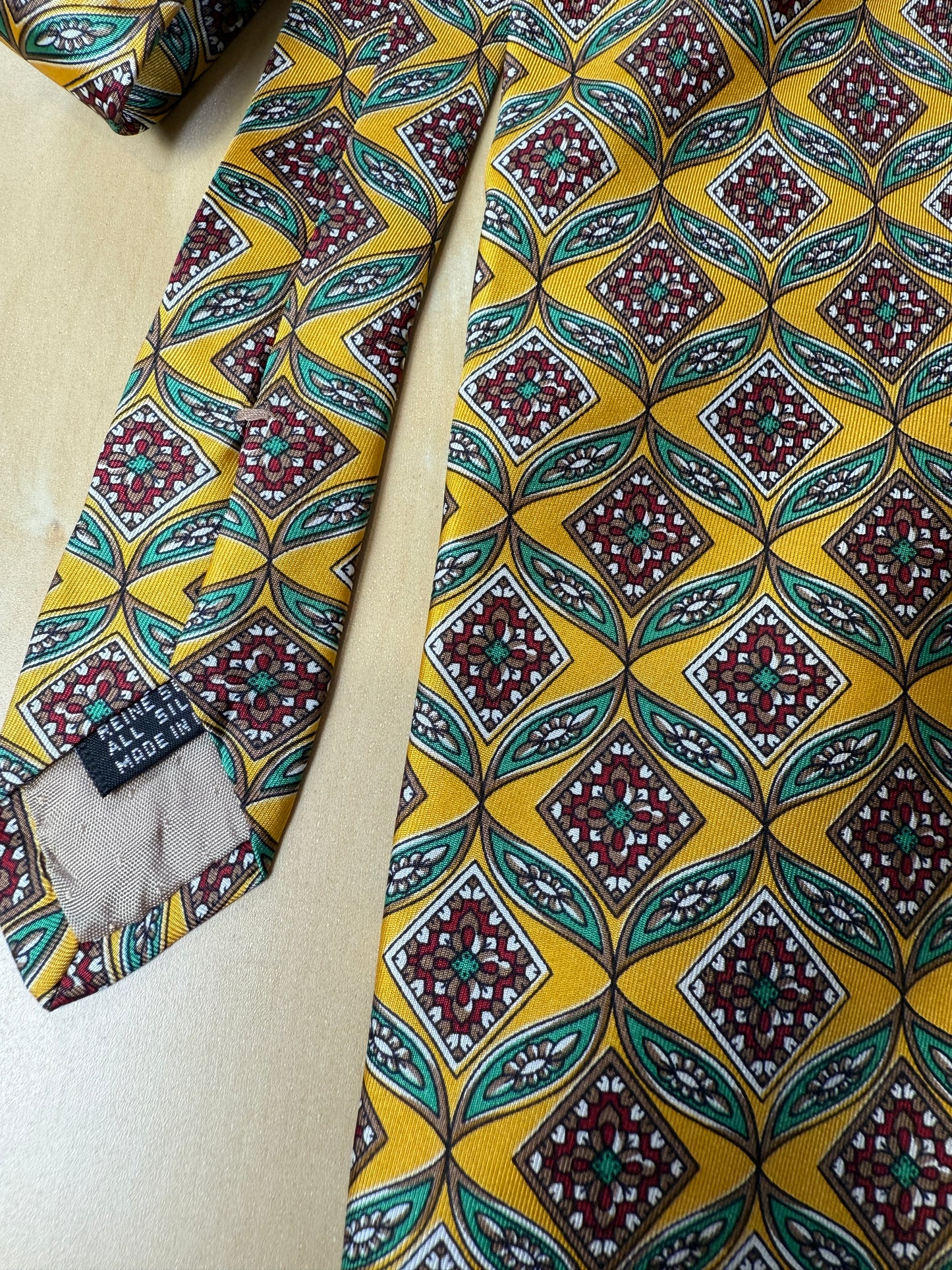 Cravatta vintage fantasia geometrica gialla verde