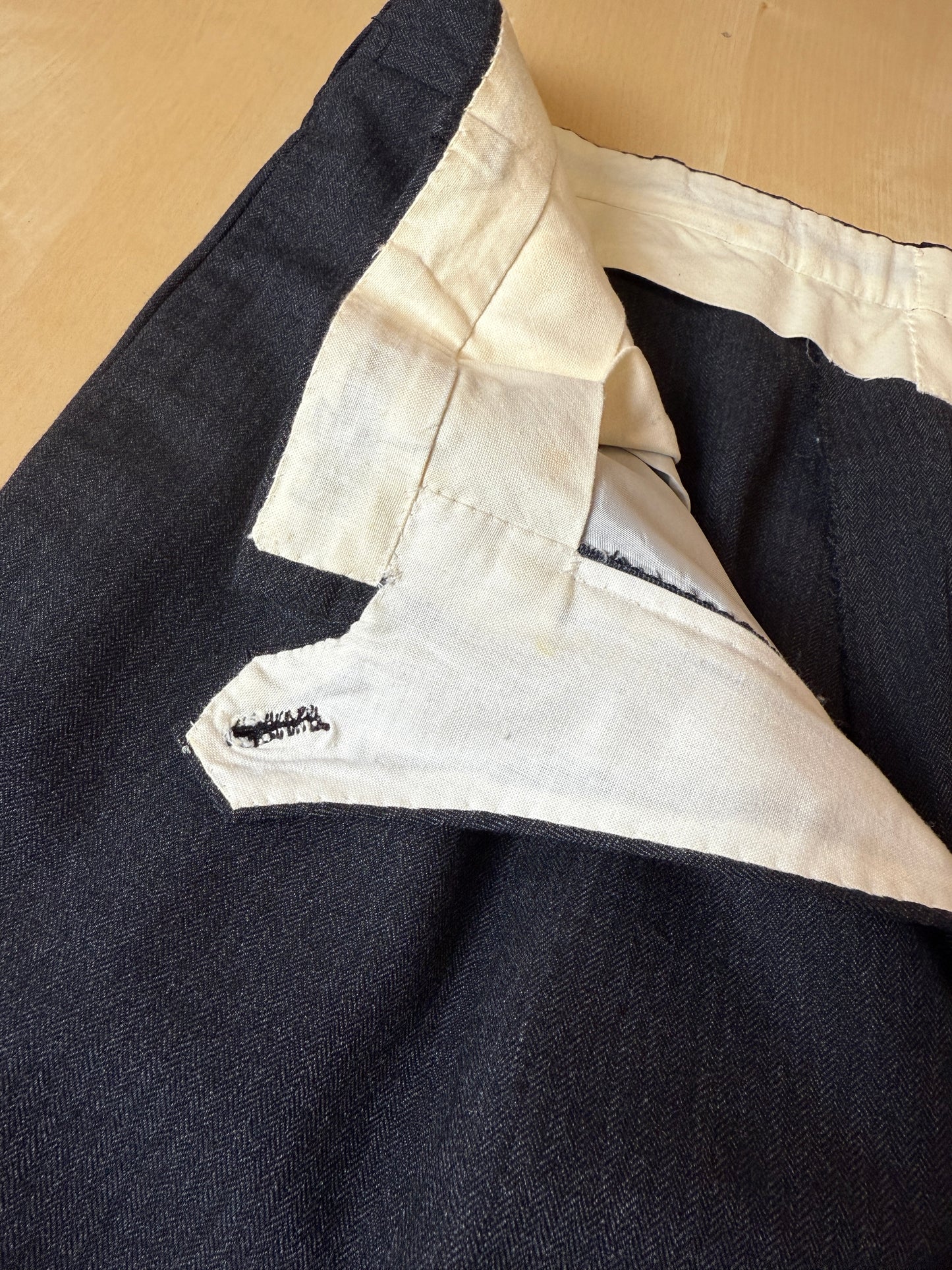 Completo su misura De Paz anni ‘70/‘80 antracite spigato - tg. 46/48