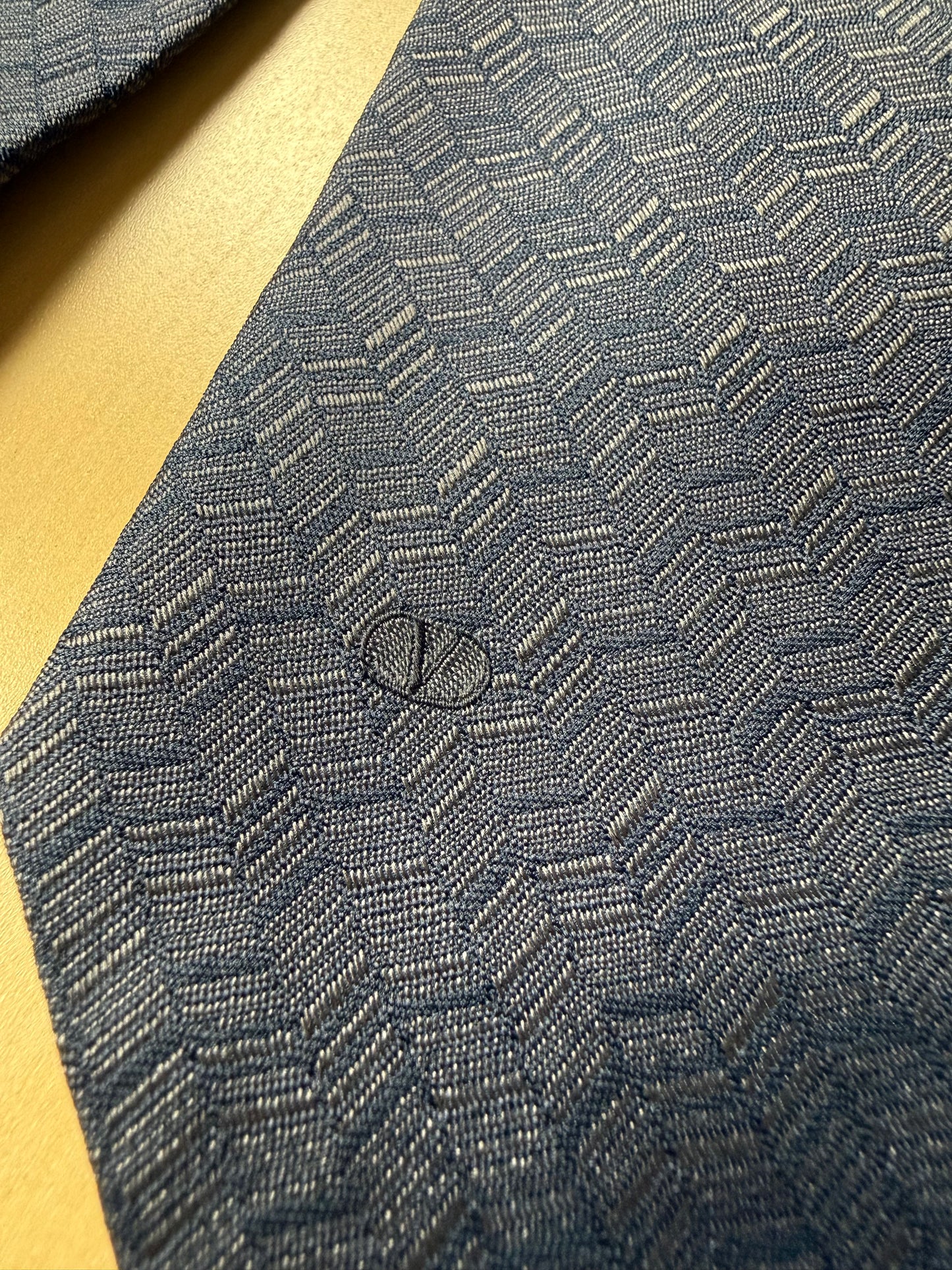 Cravatta Valentino chevron grigio jacquard